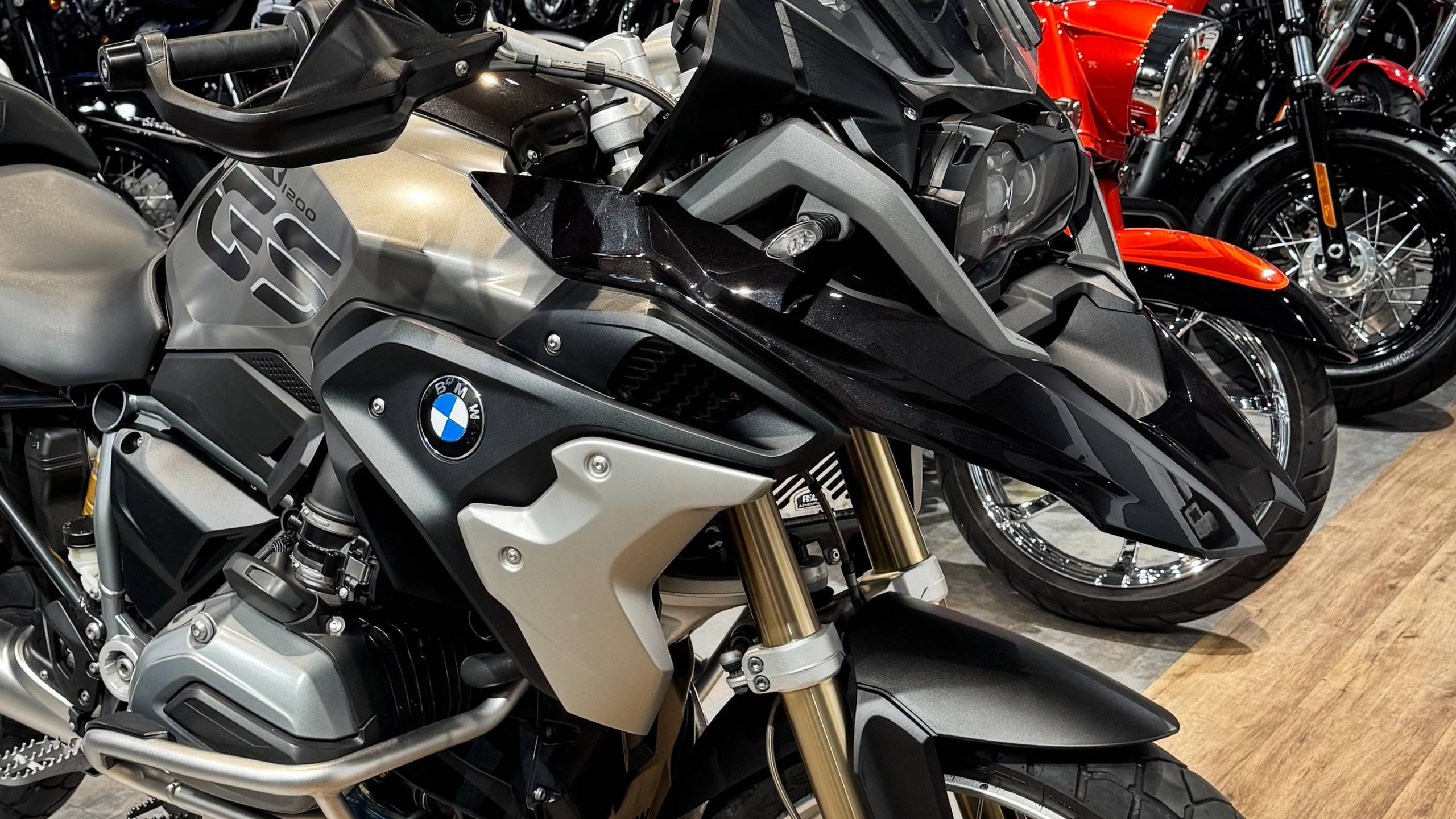 BMW R1200GS Limited. Hello Davidson, Москва. Только хорошие мотоциклы…