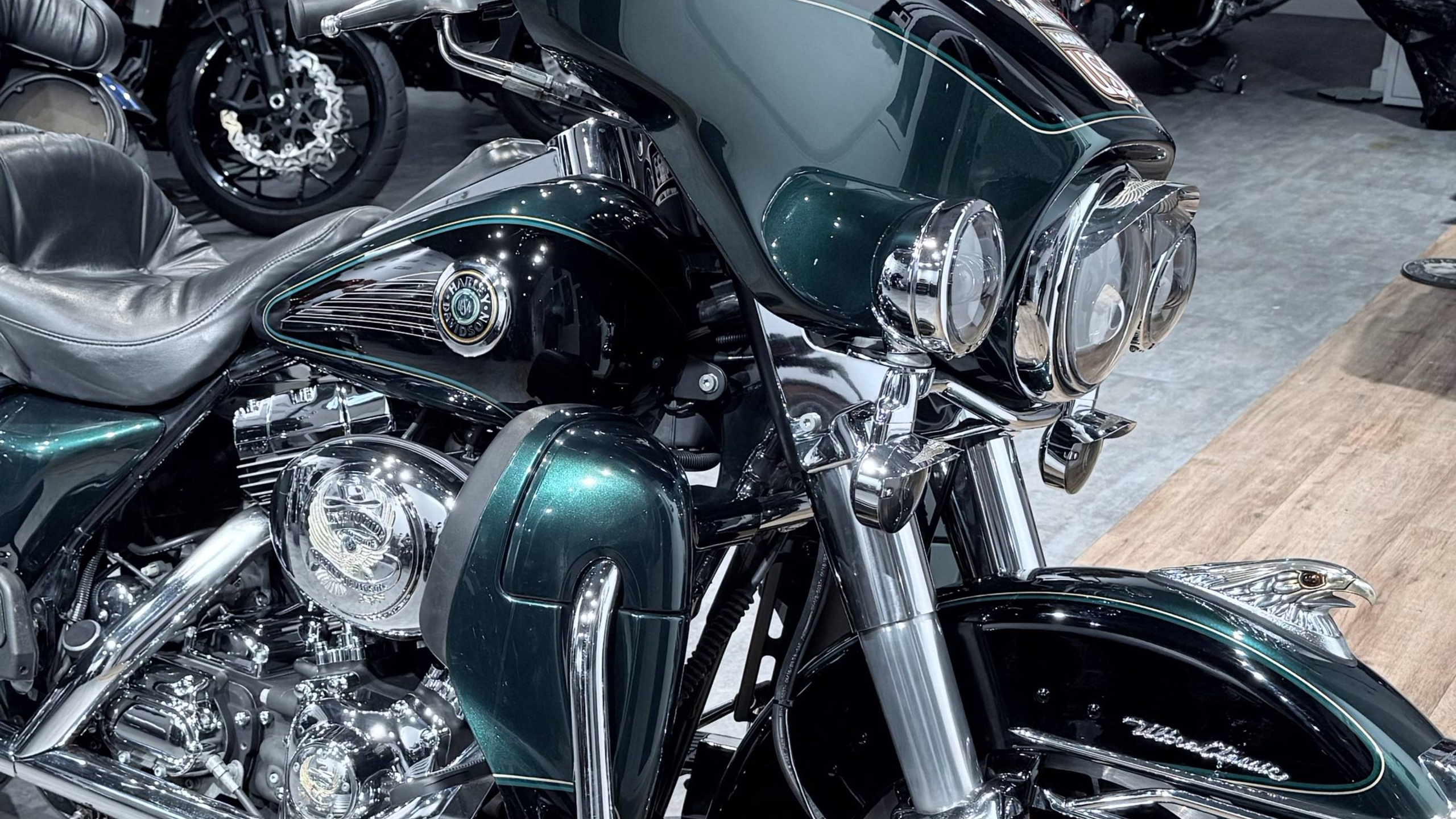 Electra Glide Emerald Green. Hello Davidson, Москва. Только хорошие мотоциклы…