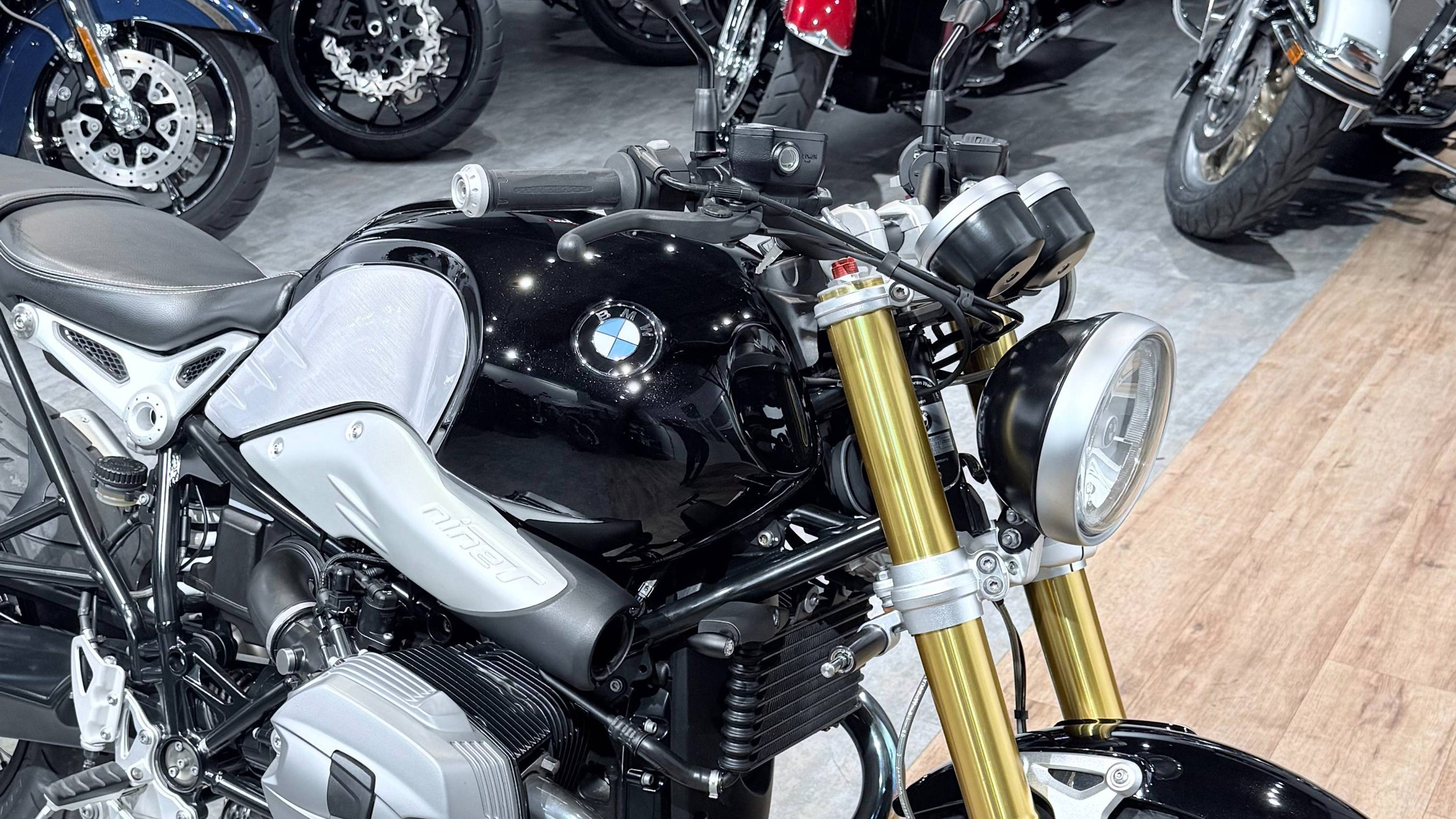 BMW R Nine T Black Storm. Hello Davidson, Москва. Только хорошие мотоциклы…