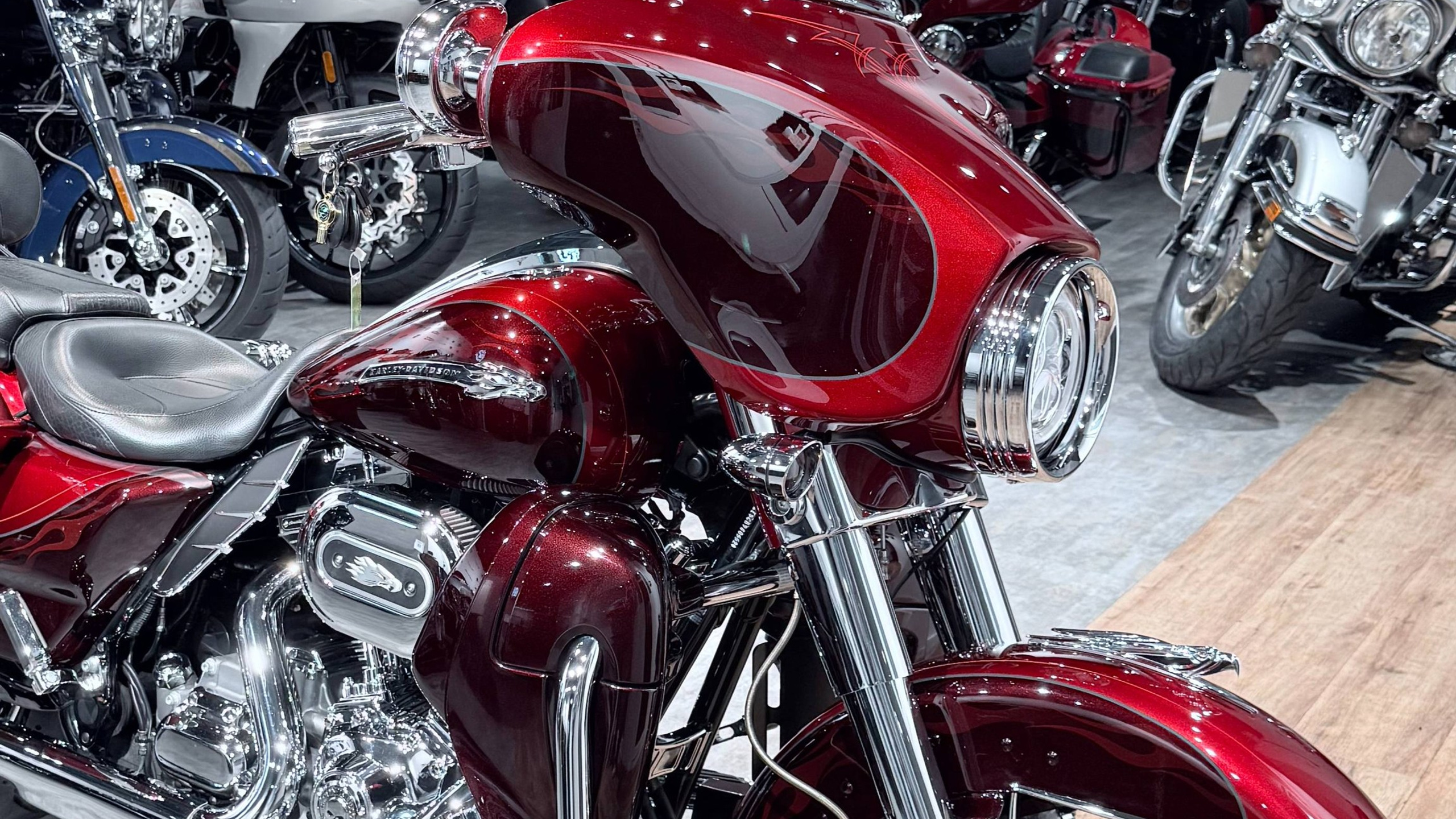 CVO Street Glide (Ruby Red). Hello Davidson, Москва. Только хорошие мотоциклы…