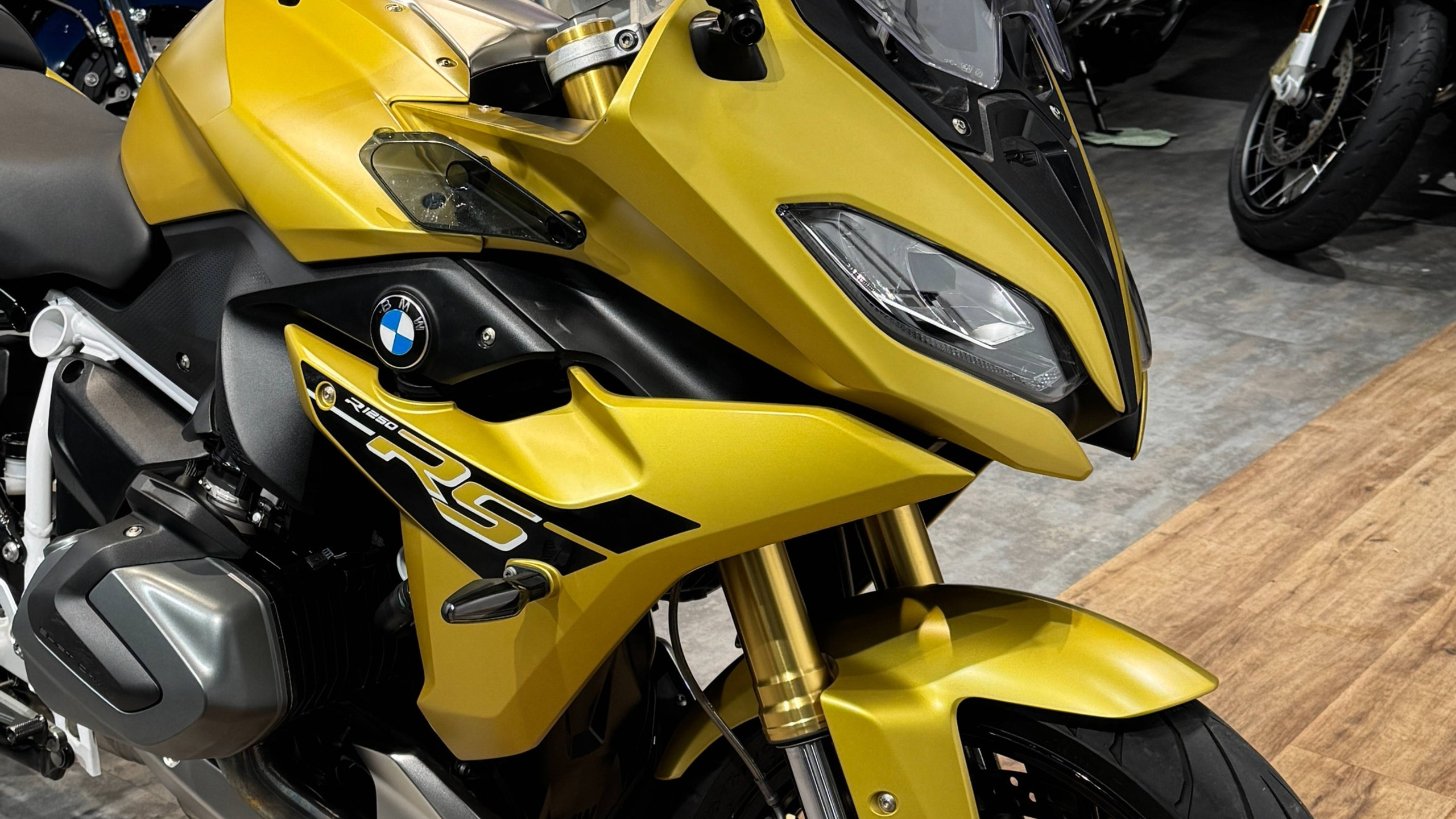 Мотоциклы 2019 R1250RS (Austin Yellow)  — купить мотоцикл. Hello Davidson, Москва. Только хорошие мотоциклы…