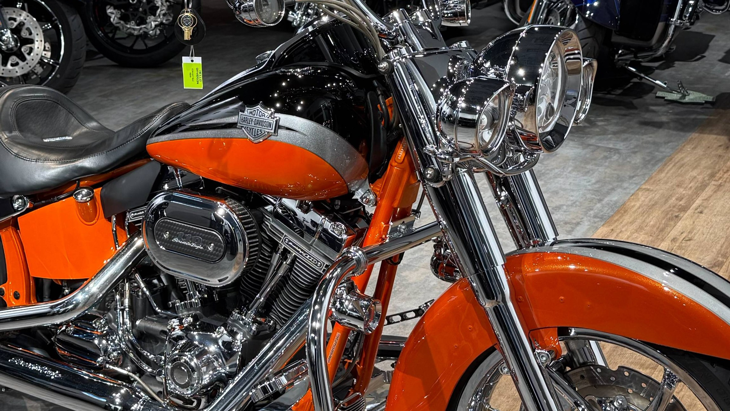 2010 CVO Inferno Orange. Hello Davidson, Москва. Только хорошие мотоциклы…