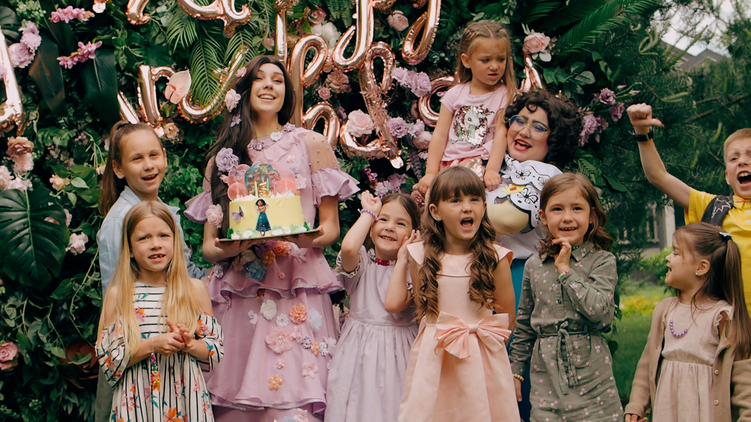 Праздники/События. Семейный видеограф в Москве Элина Ладова