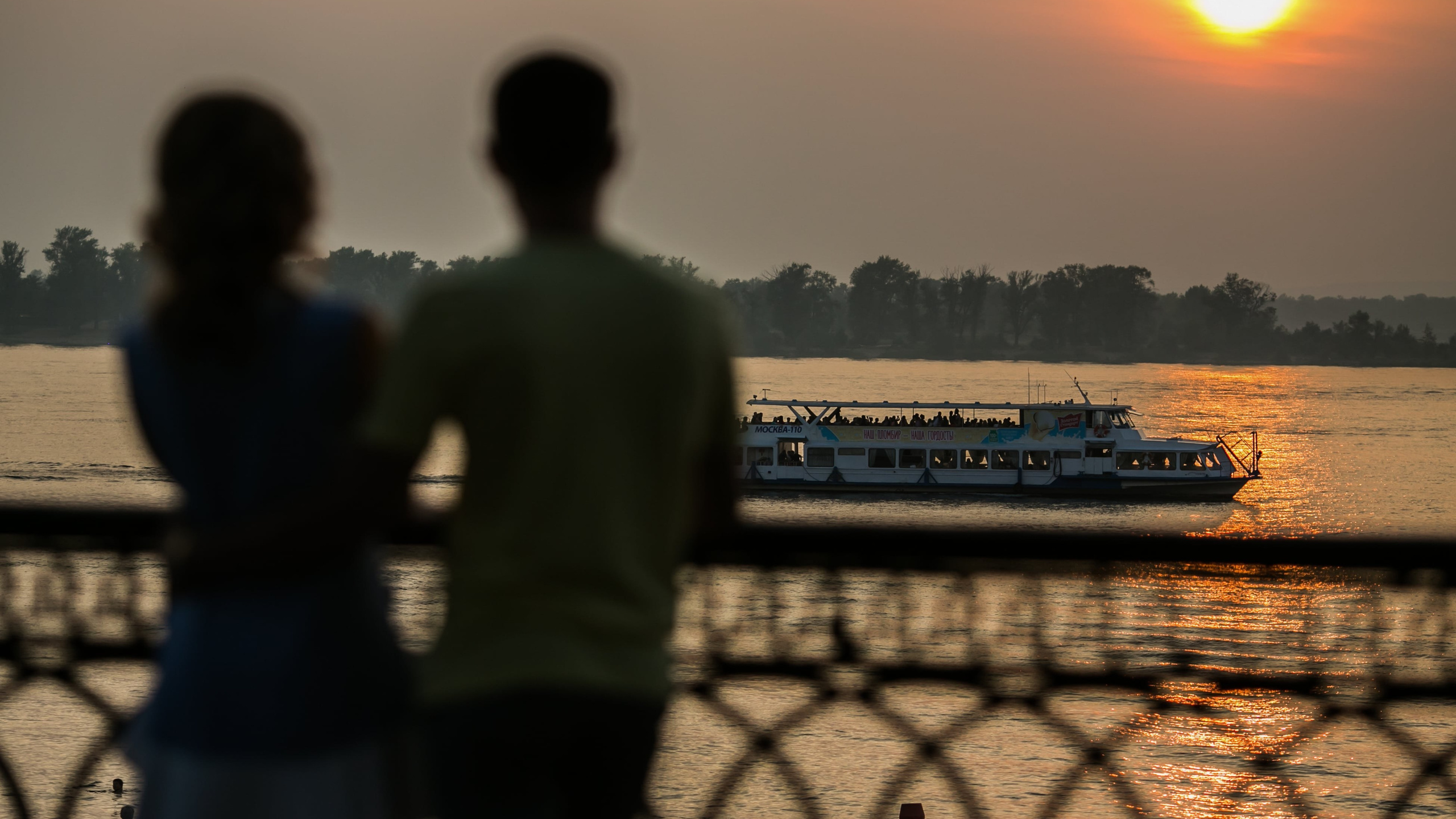 Love Story на набережной в Самаре. Свадебный фотограф, видеограф в Самаре, Самарской области. Видеосъемка