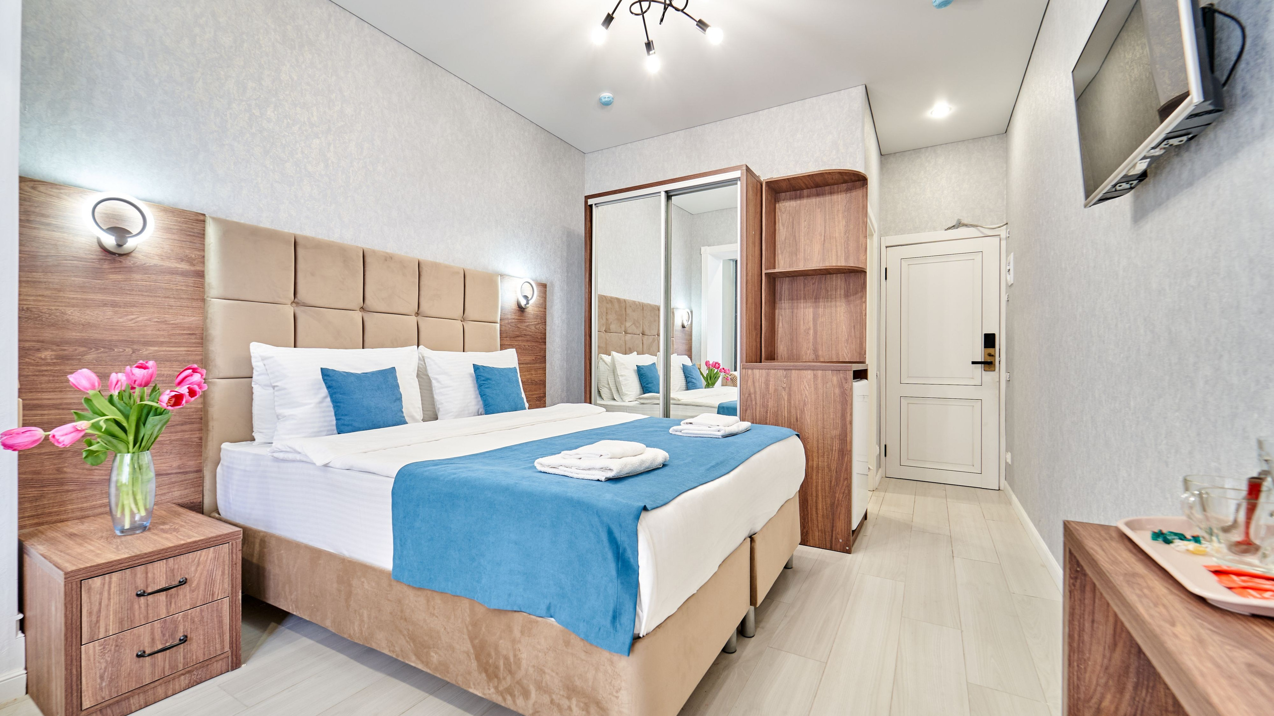 Взлетная 105