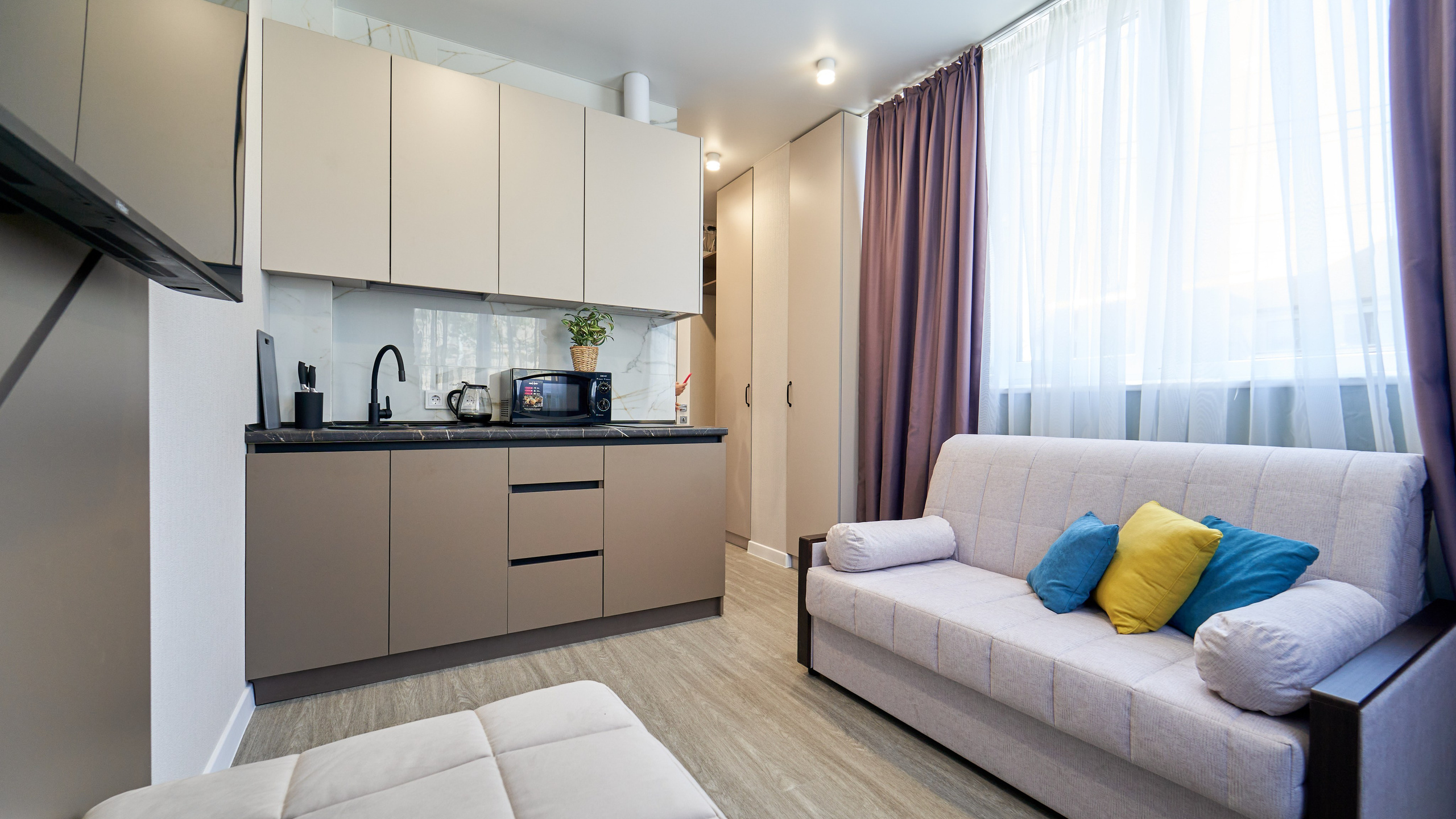 Перелетная 49