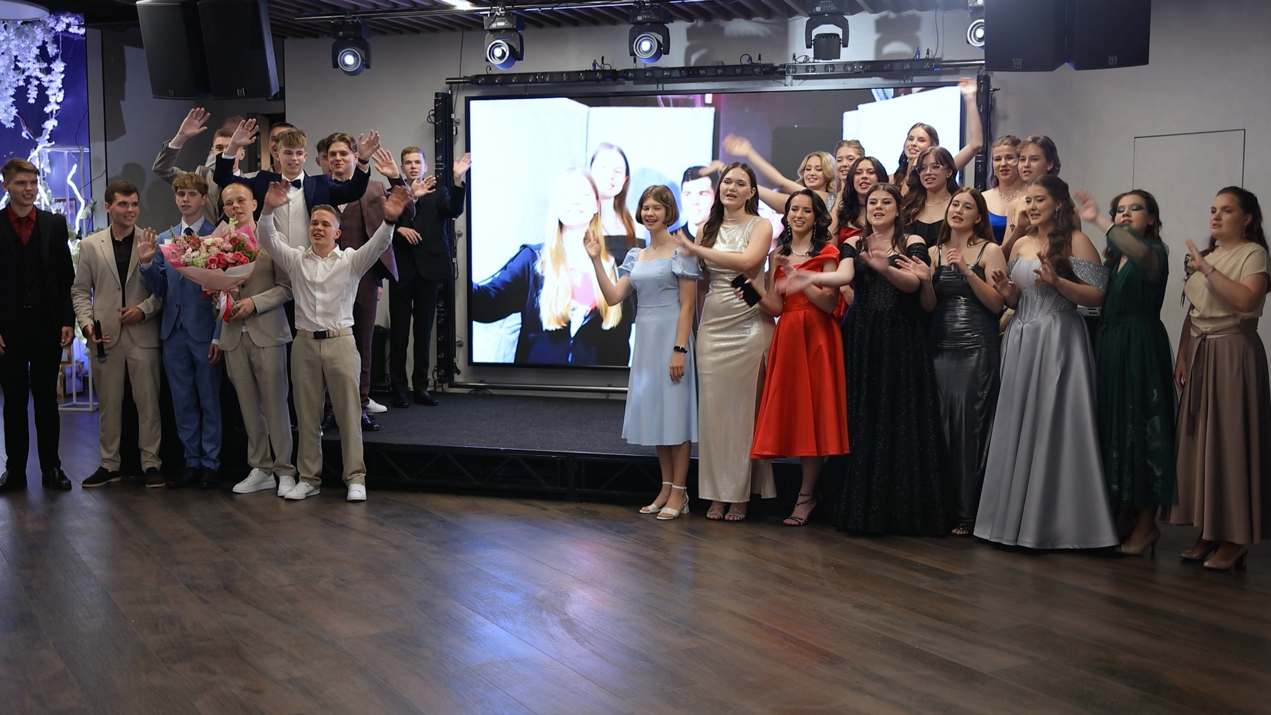 Видеосьемка выпускных клипов. Свадебный видеограф AlexFilms в Воронеже и по всей России