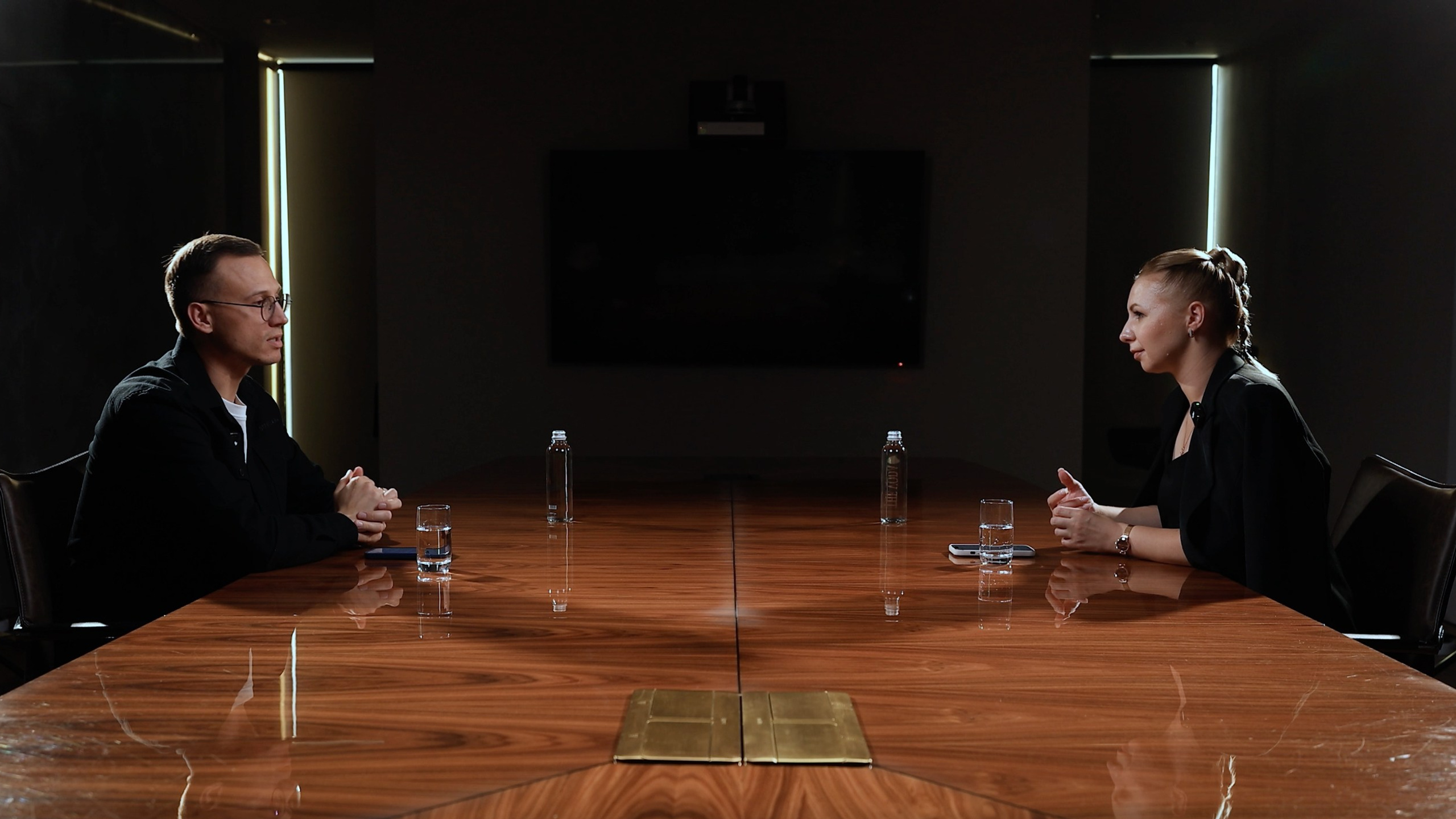 Видео ролики интервью двух и более спикеров. Свадебный видеограф AlexFilms в Воронеже и по всей России