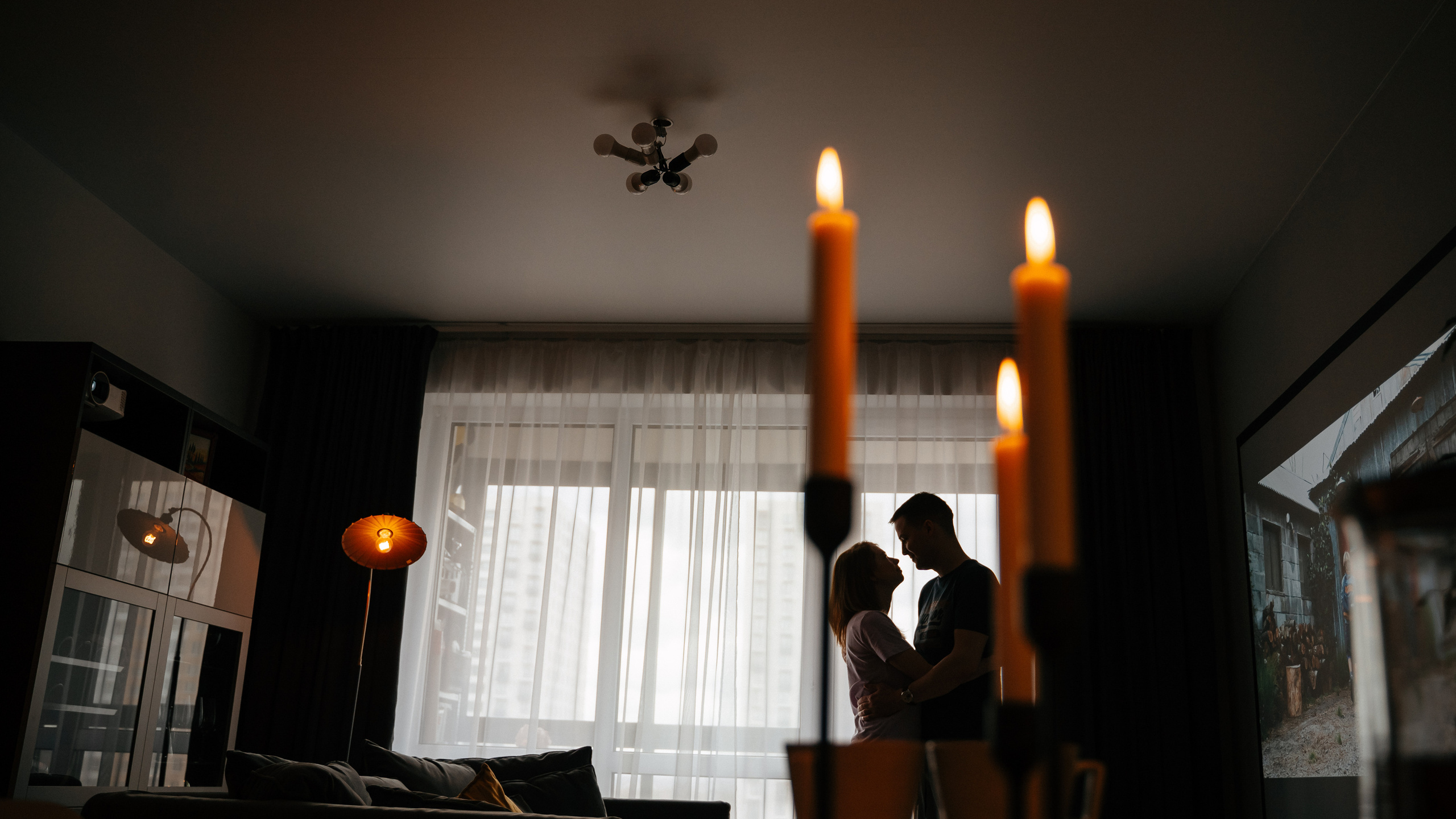 Бордовый домик