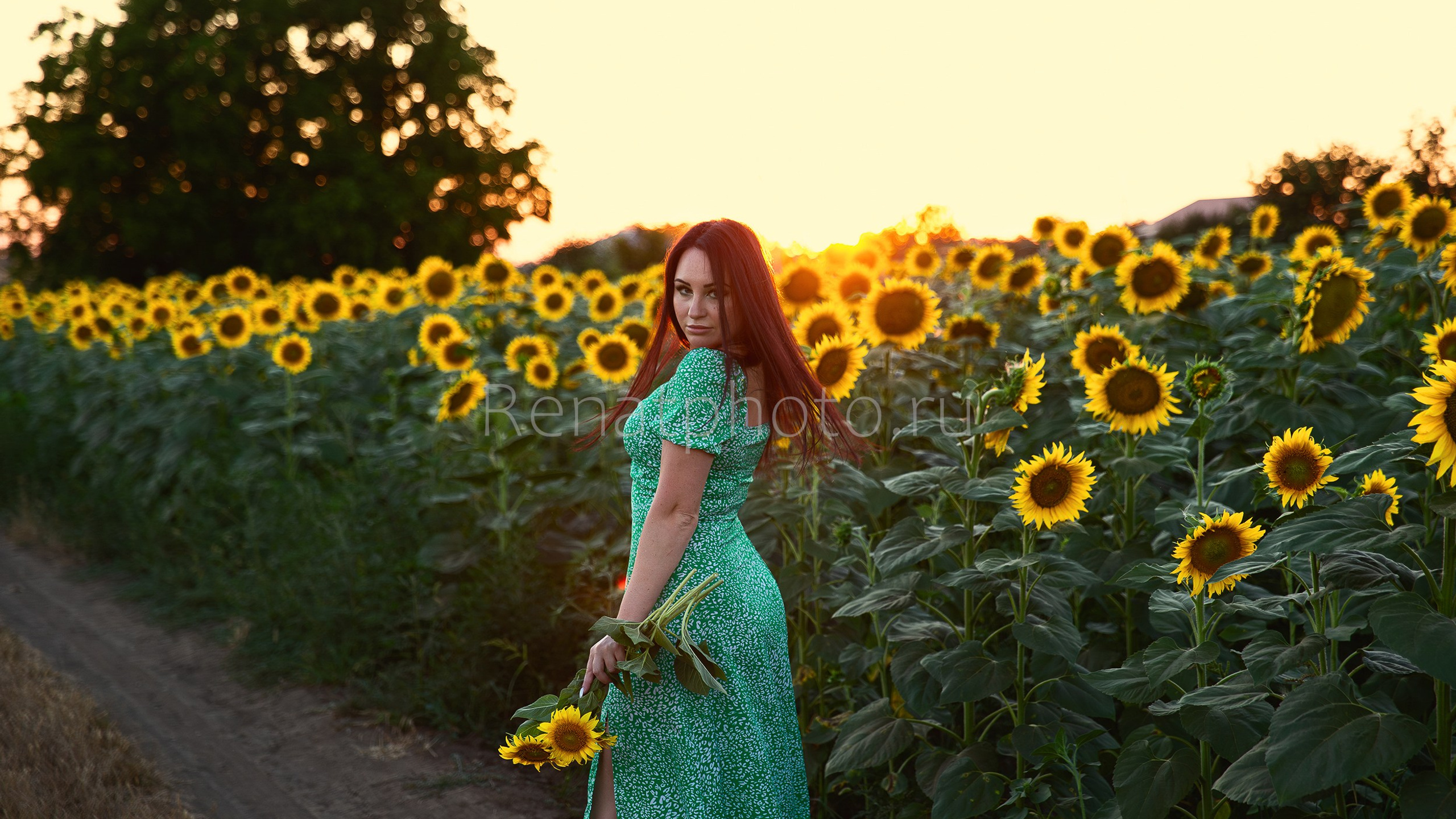 Фотосессия в цветущих полях.