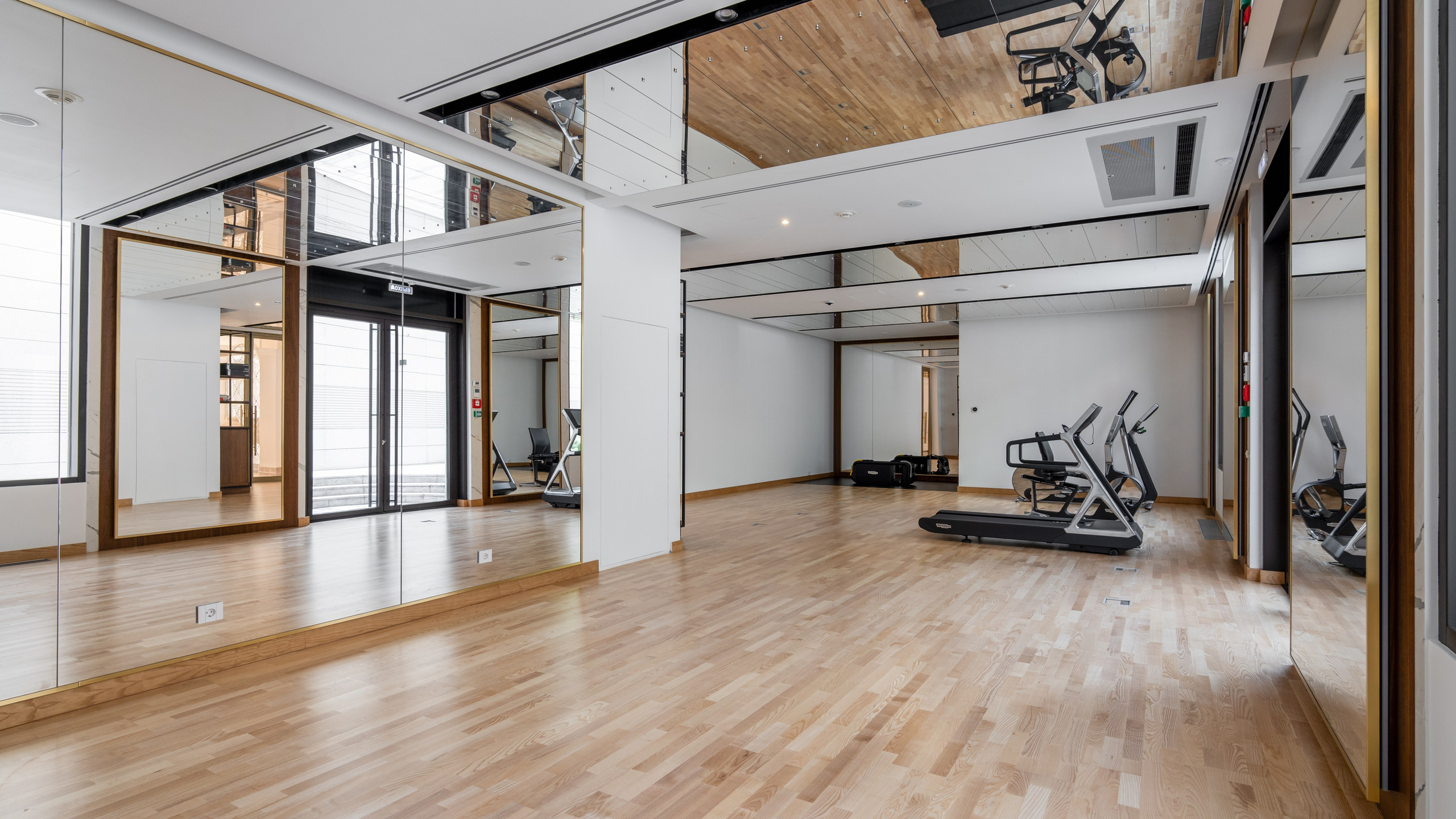 ЖК Carré Blanc. Интерьерный и архитектурный фотограф и видеограф в Москве