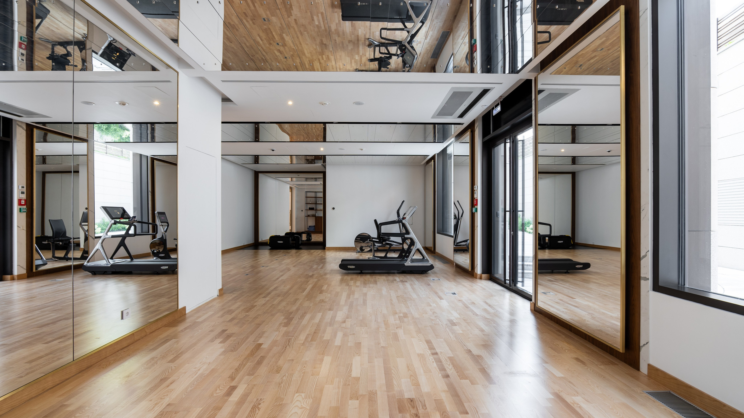 ЖК Carré Blanc. Интерьерный и архитектурный фотограф и видеограф в Москве