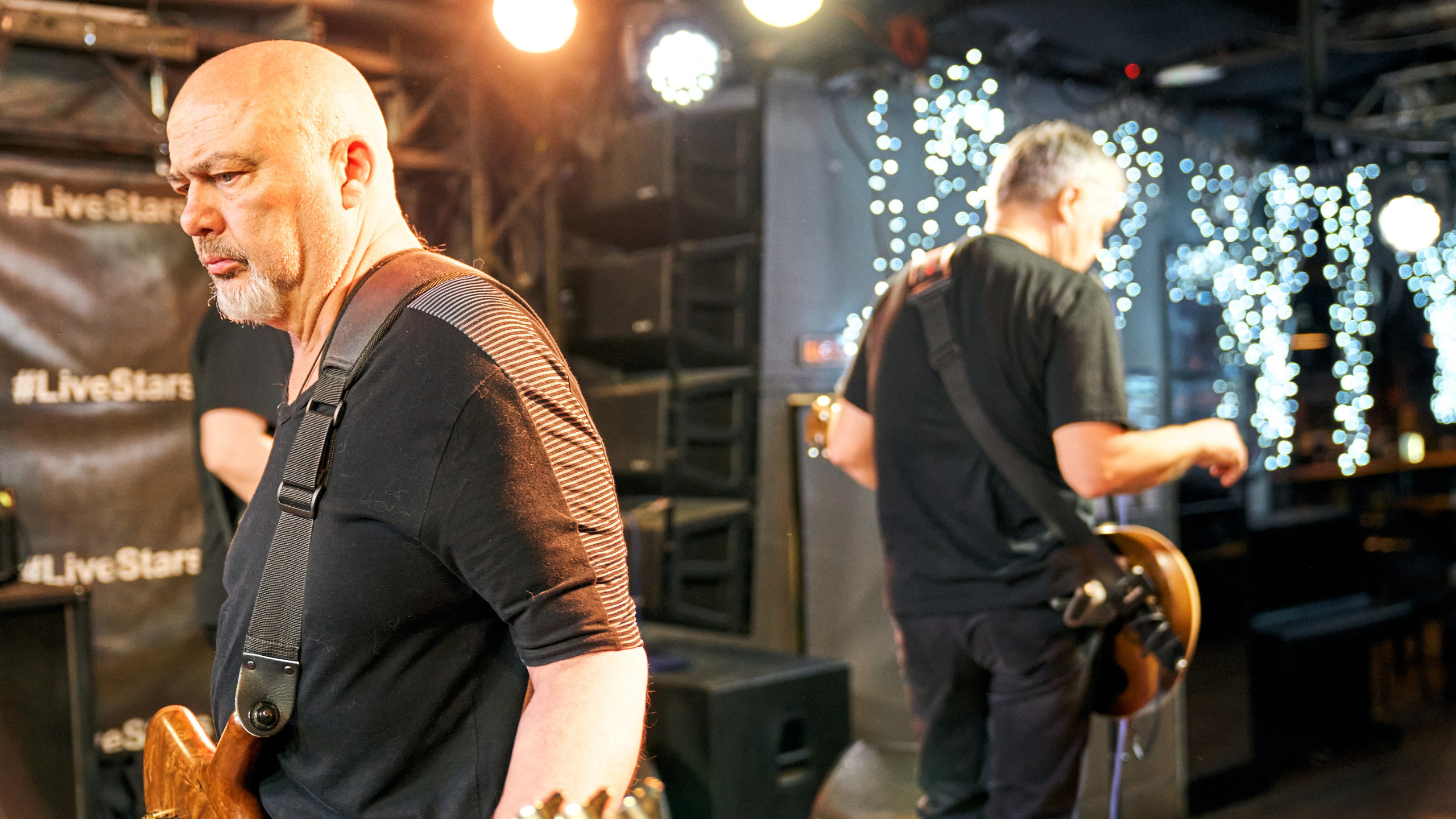 99% (backstage)