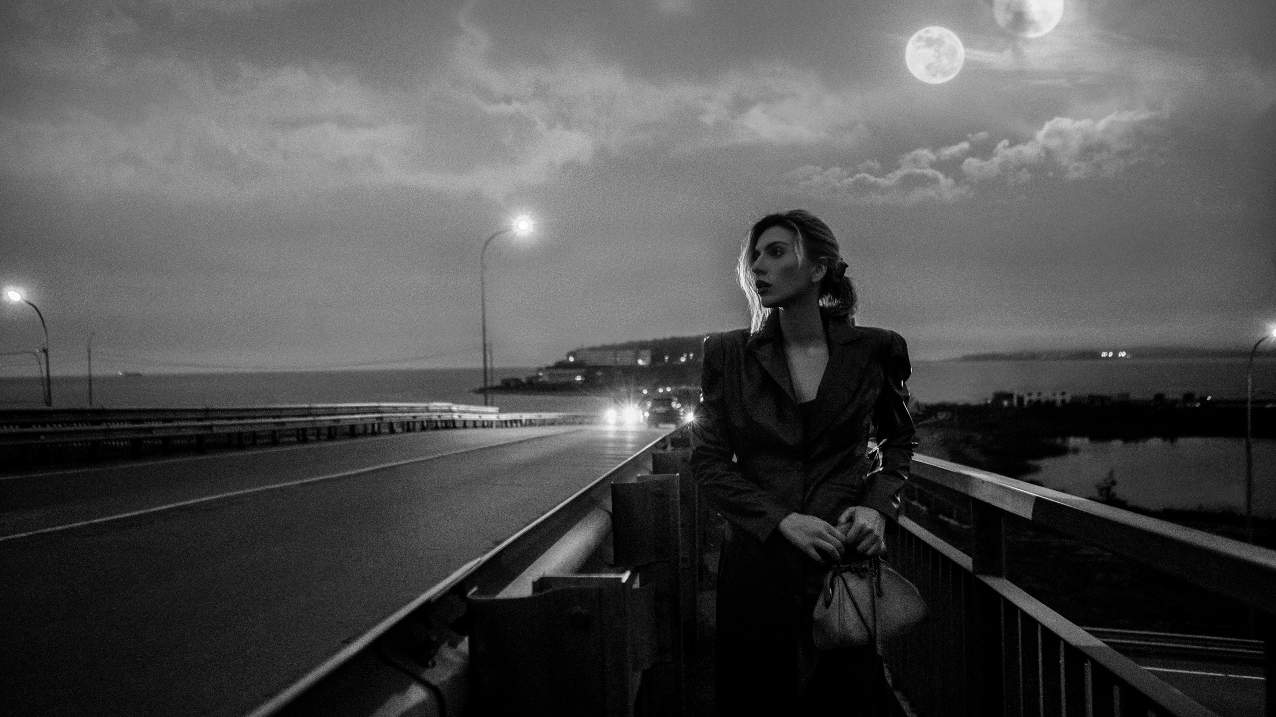 История лун