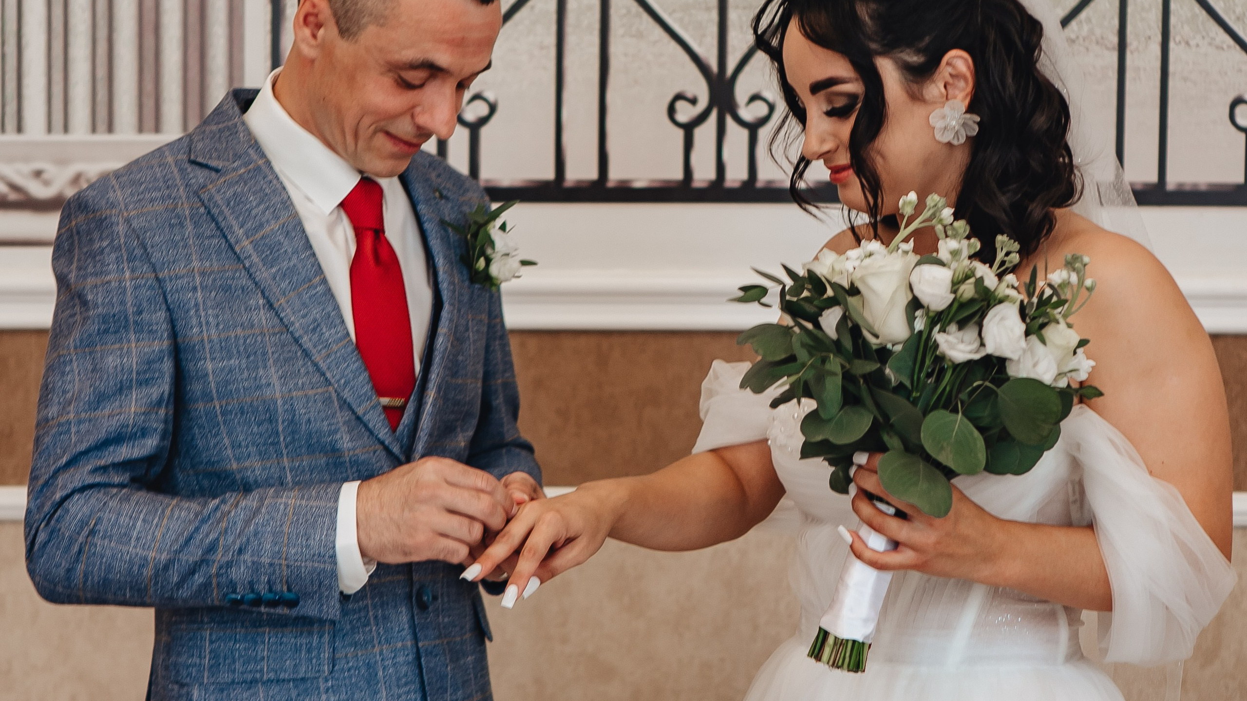 СВАДЕБНАЯ СЬЕМКА В ЗАГСЕ НА МОСКОВСКОМ ПРОСПЕКТЕ