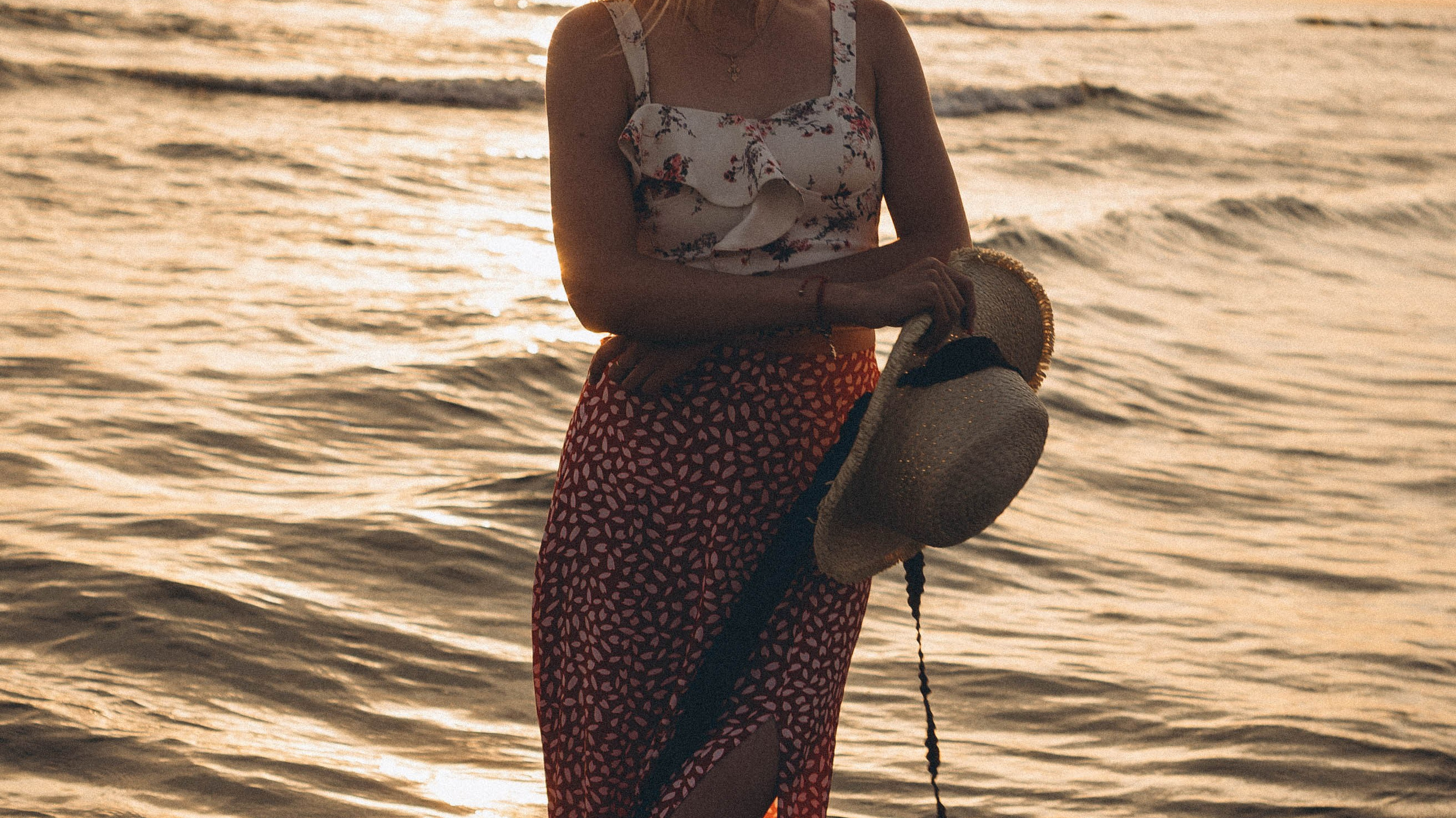 Июльский вечер на берегу черного моря