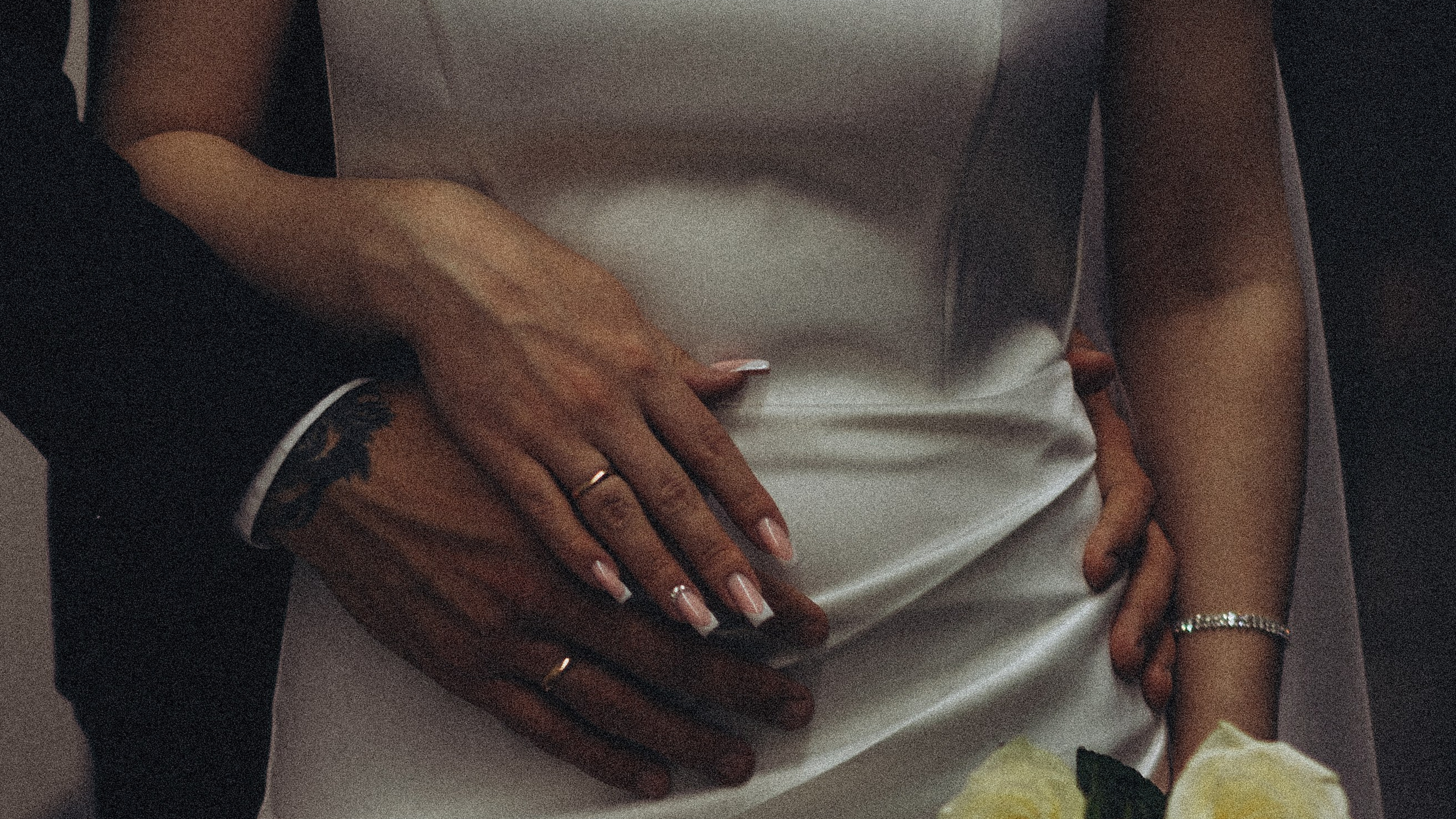 СВАДЕБНАЯ СЬЕМКА СБОРОВ ЖЕНИХА И НЕВЕСТЫ В ОТЕЛЕ И ТАКЖЕ ФОТОСЕССИИЯ В ОТЕЛЕЕ МЕГАПОЛИС БРЯНСК