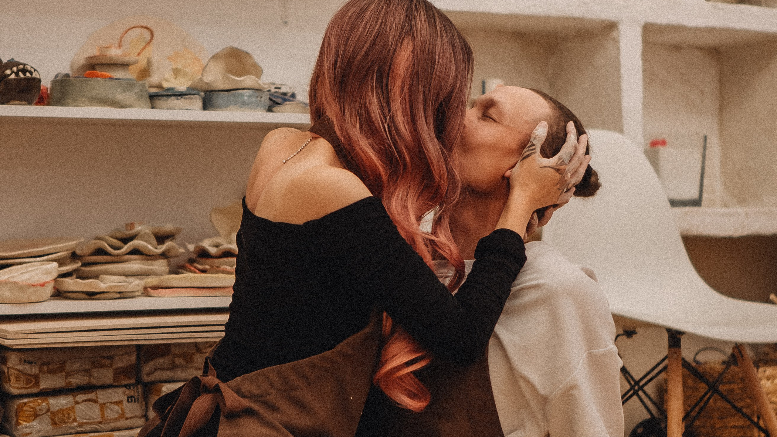 СВИДАНИЕ В ГОНЧАРНОЙ МАСТЕРСКОЙ