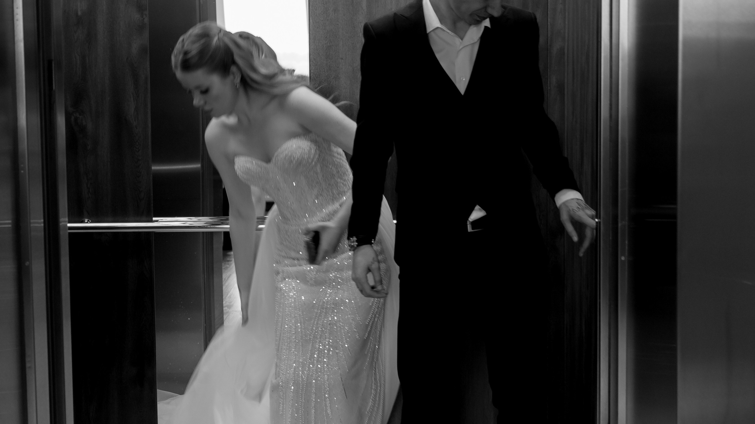 СВАДЕБНАЯ СЬЕМКА СБОРОВ В ОТЕЛЕ И ВЫЕЗД НА ЦЕРЕМОНИЮ (СНЯТО В СИБИРЕ В НИЖНЕВАРТОВСКЕ)М