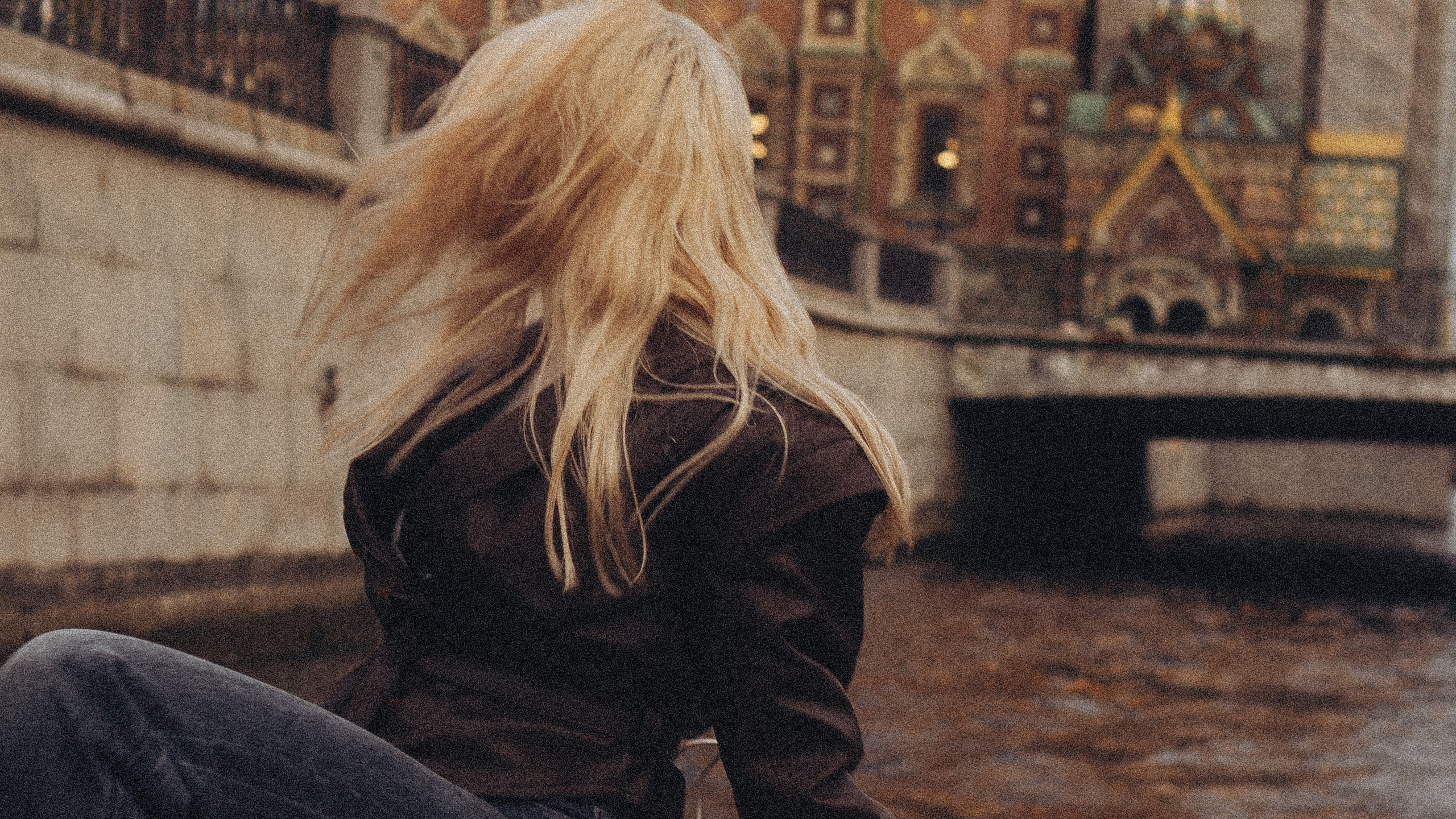 ДЕВУШКИ НА КАТЕРЕ