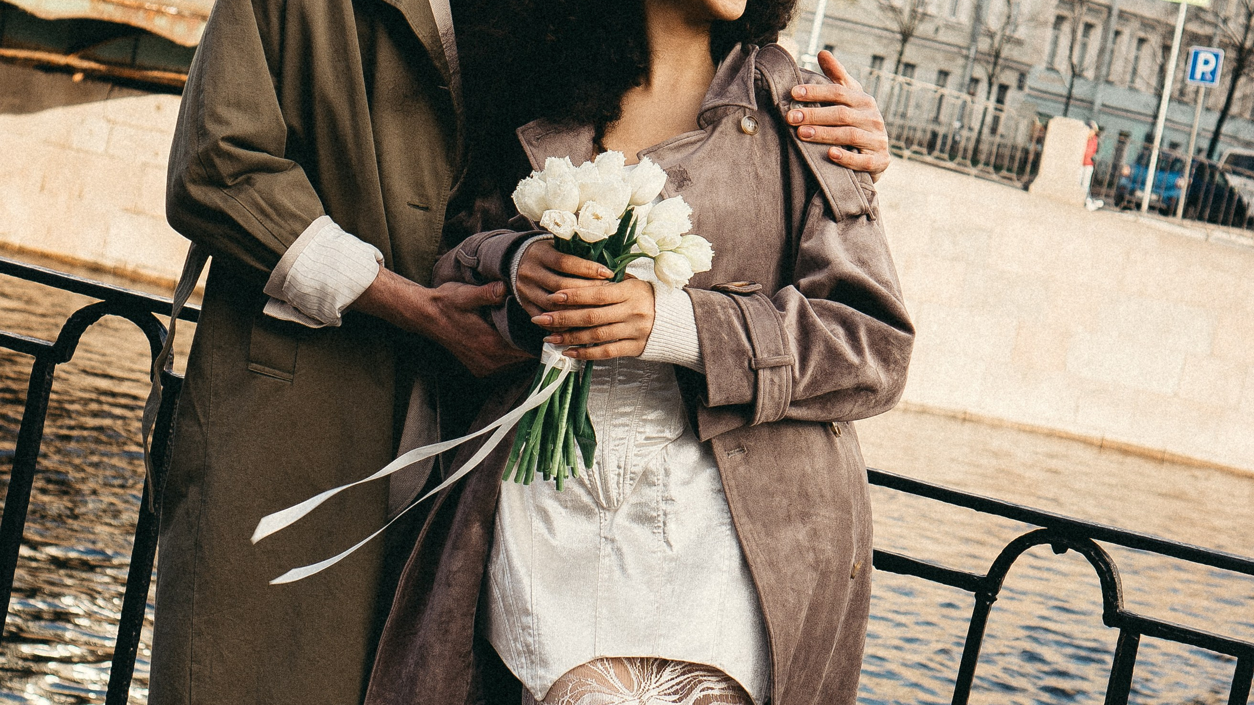 СВАДЕБНАЯ ПРОГУЛКА ПО ПЕТРОГРАДКЕ ВЕСНОЙ. СВАДЕБНАЯ ФОТОСЕССИИЯ НА ПЕТРОГРАДКЕ