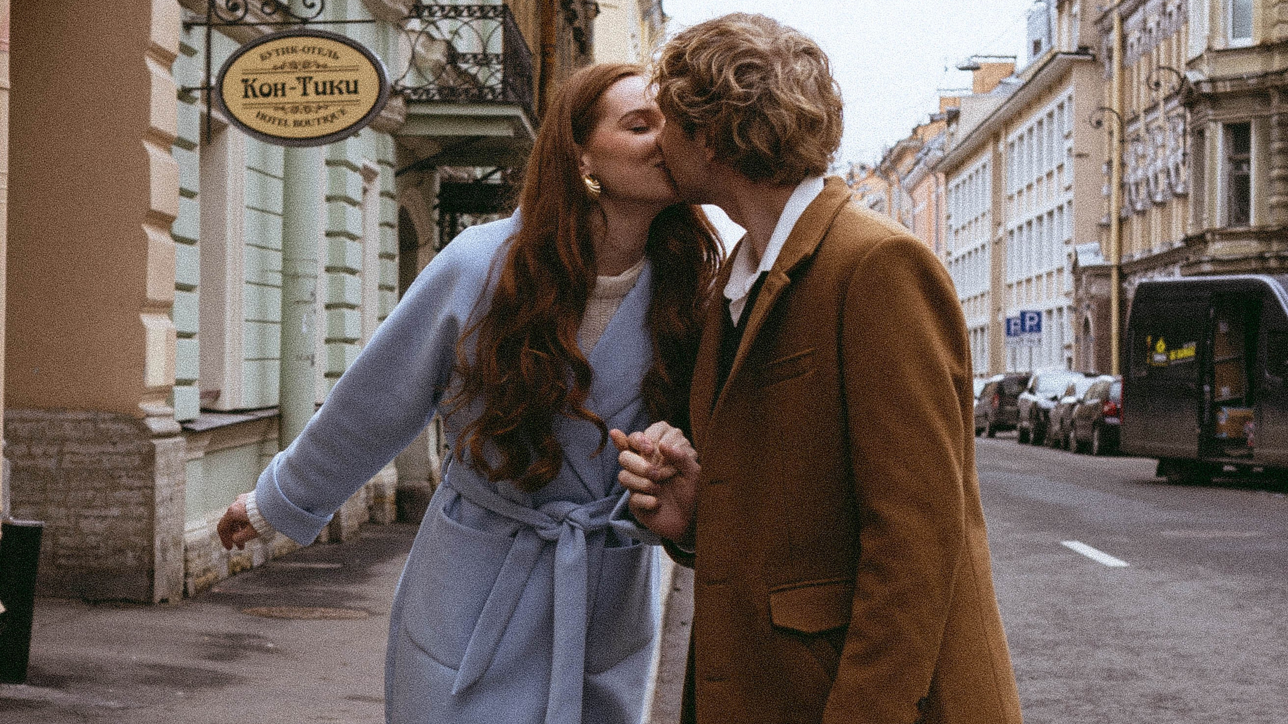 СВАДЕБНАЯ СЬЕМКА В ОТЕЛЕ. СБОРЫ ЖЕНИХА И НЕВЕСТЫ И ТАКЖЕ ТОР И ПОДГОТОВКА К ПРОГУЛКЕ И ПРОГУЛКА ПО ПЕТРОГРАДКЕ