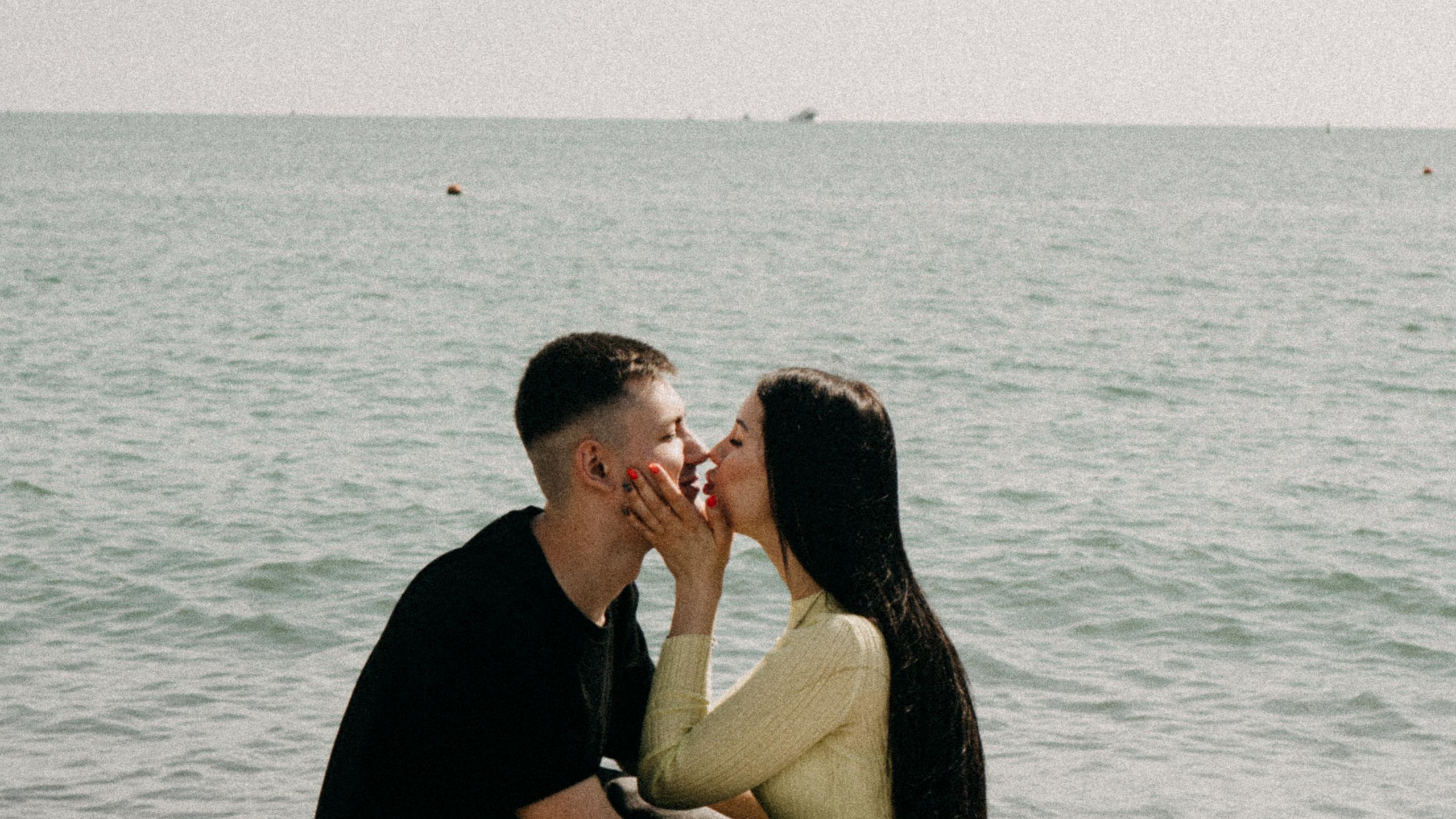 ПАРА НА МОРЕ