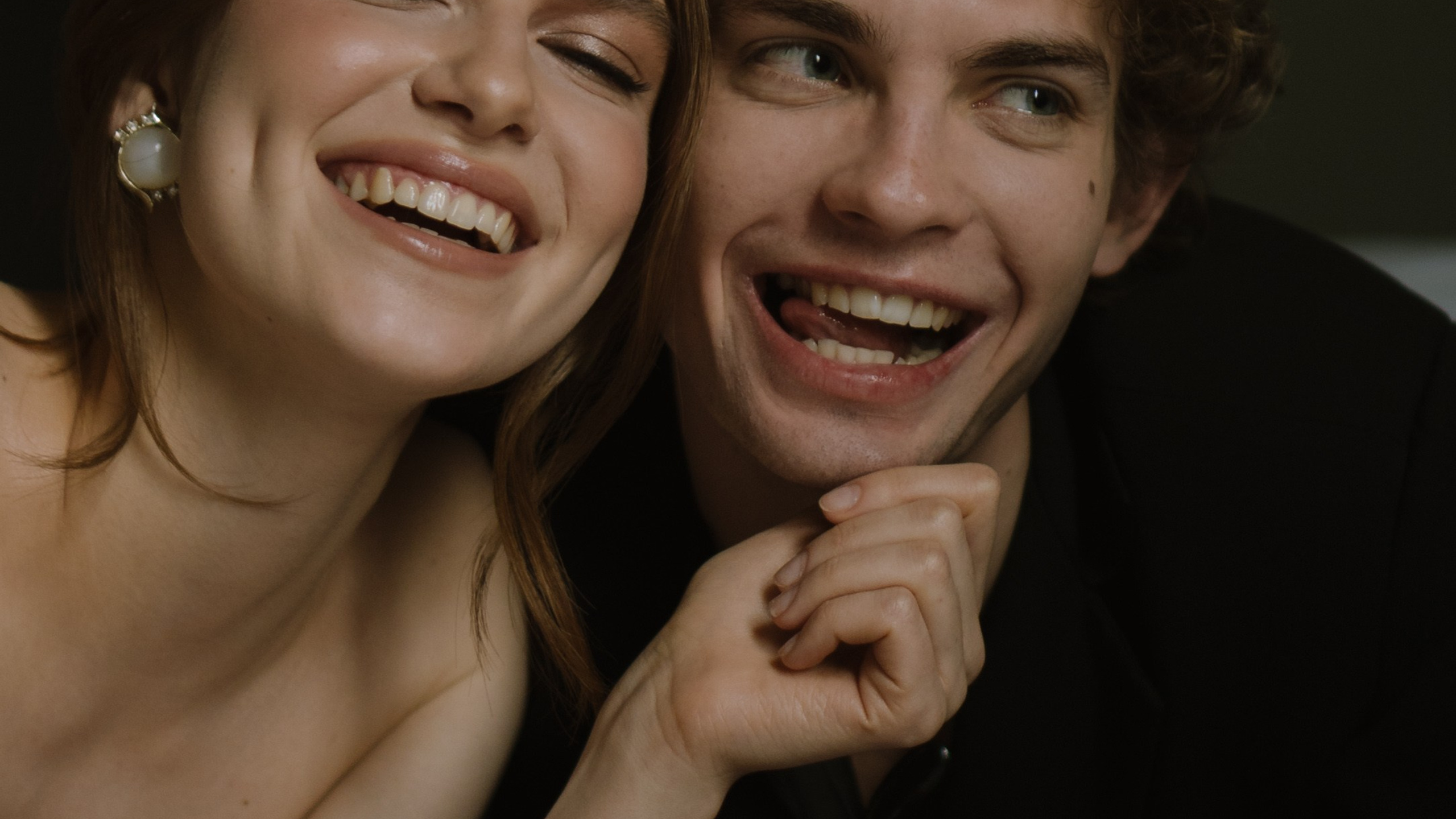 СВАДЕБНАЯ СЬЕМКА В ОТЕЛЕ САНКТ-ПЕТЕРБУРГА ИДЕИ И ФЕШН НАСТРОЕНИЕ