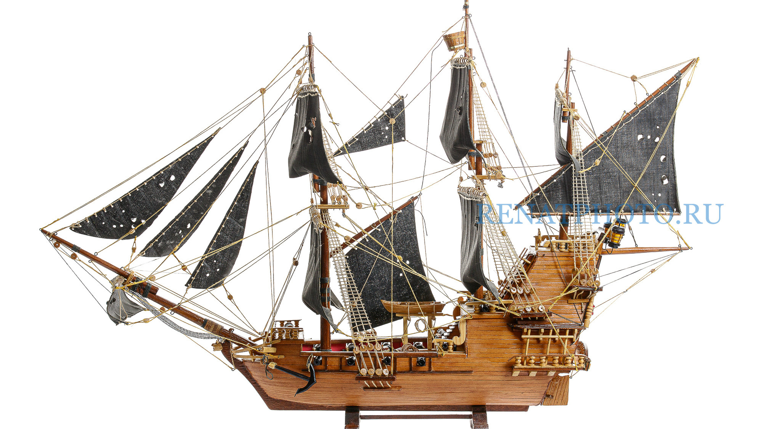 Музейные экспонаты старинных кораблей