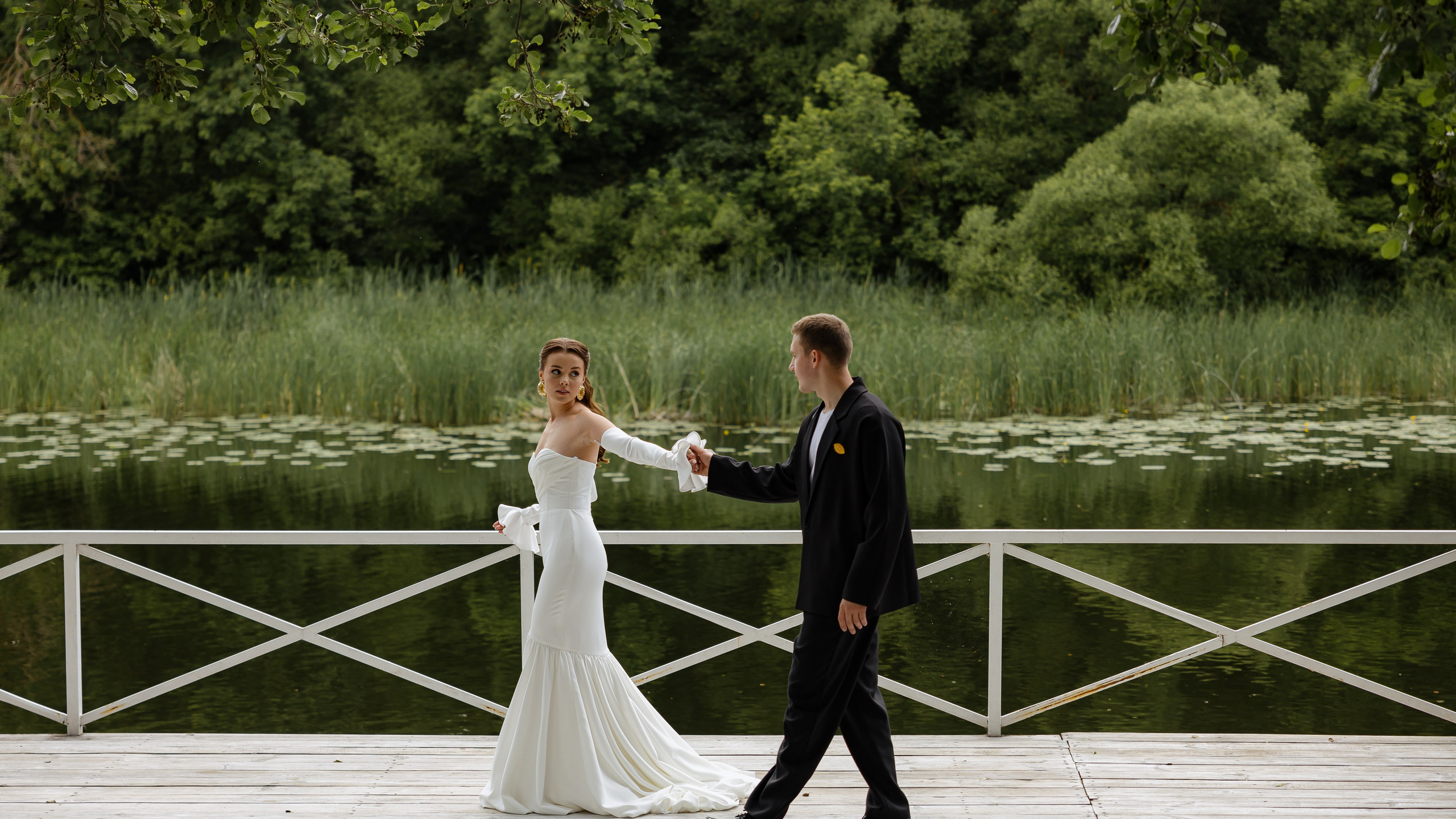 Июньская свадьба на берегу реки