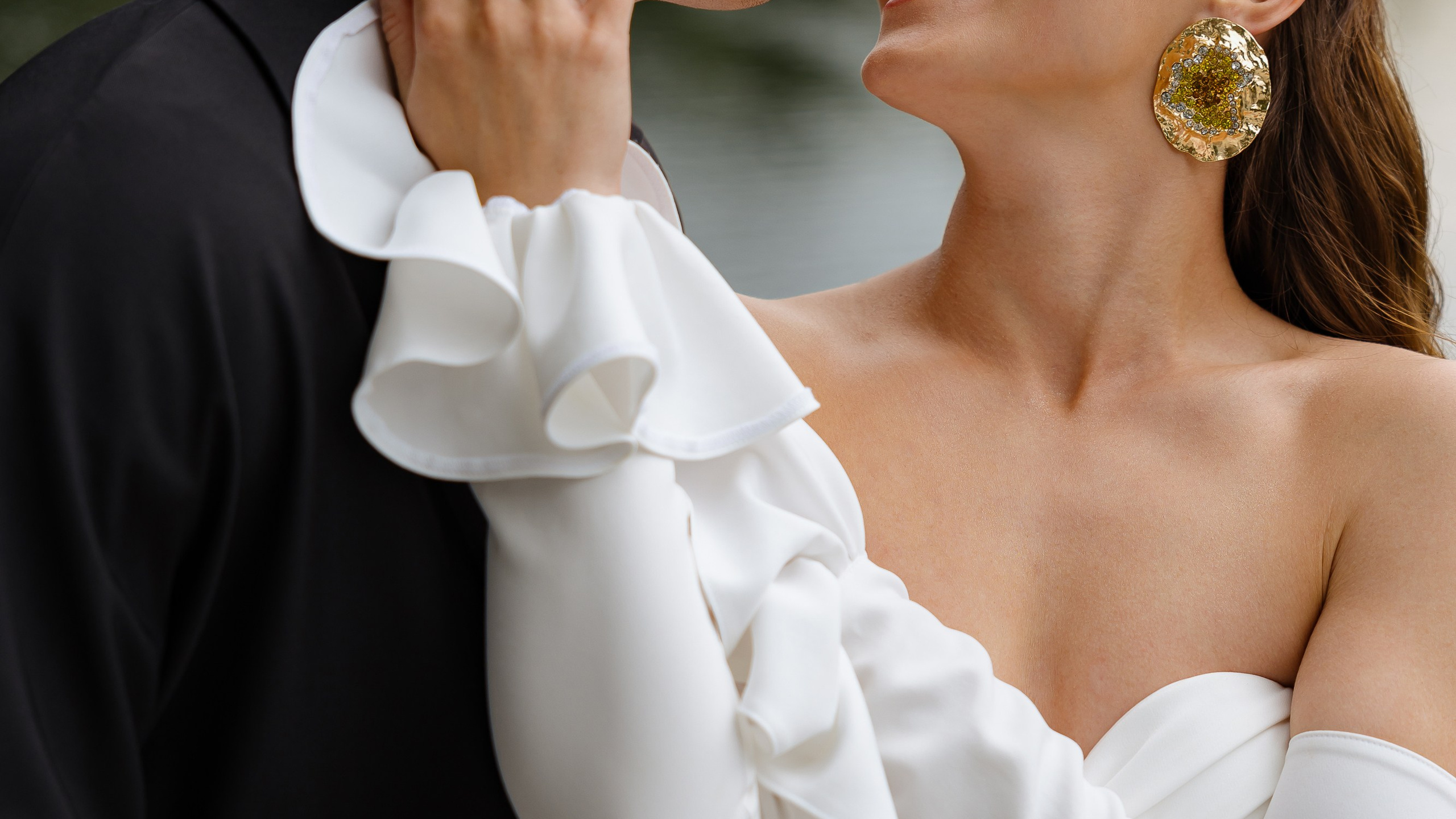 Июньская свадьба на берегу реки