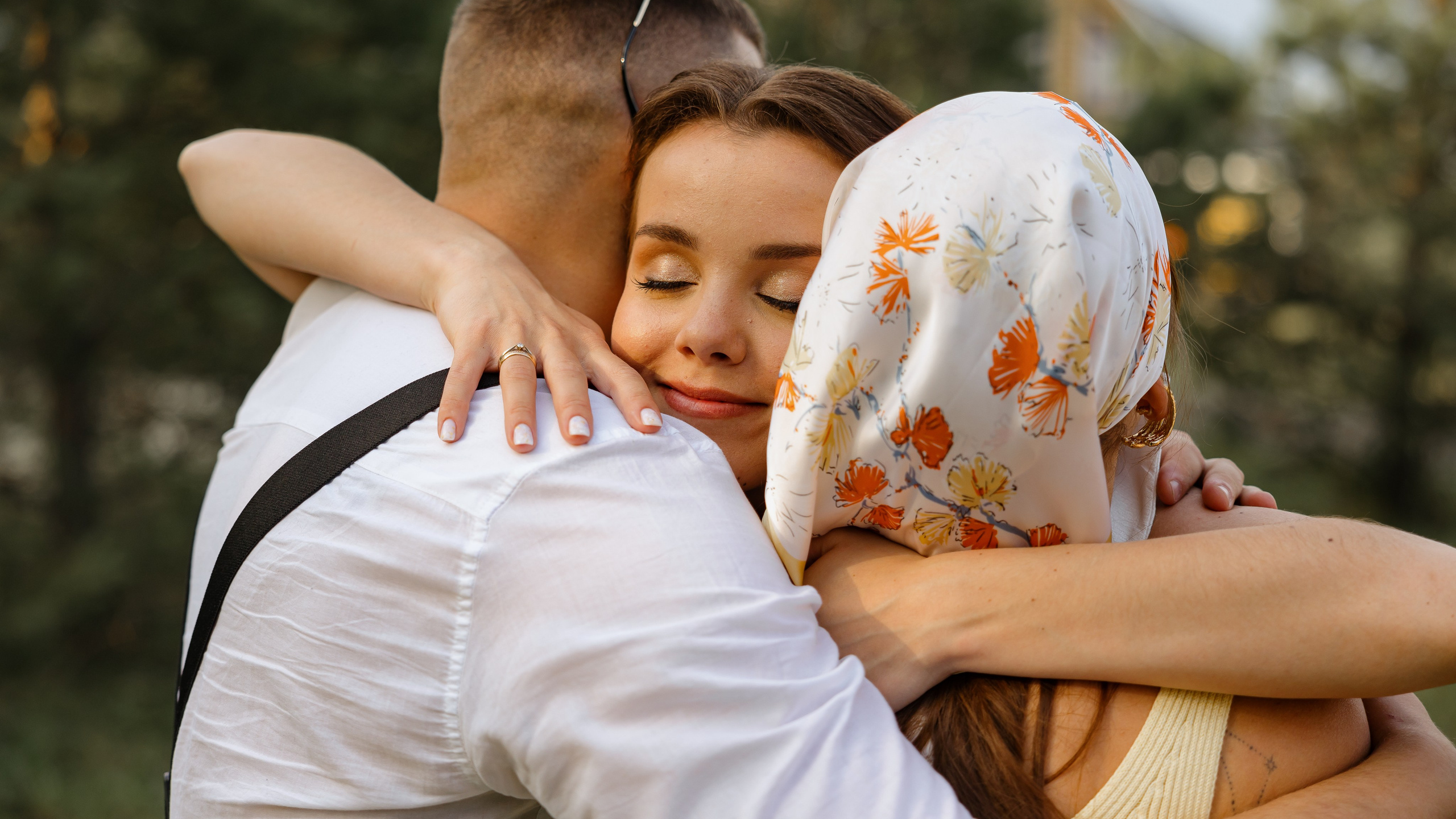 Июньская свадьба на берегу реки