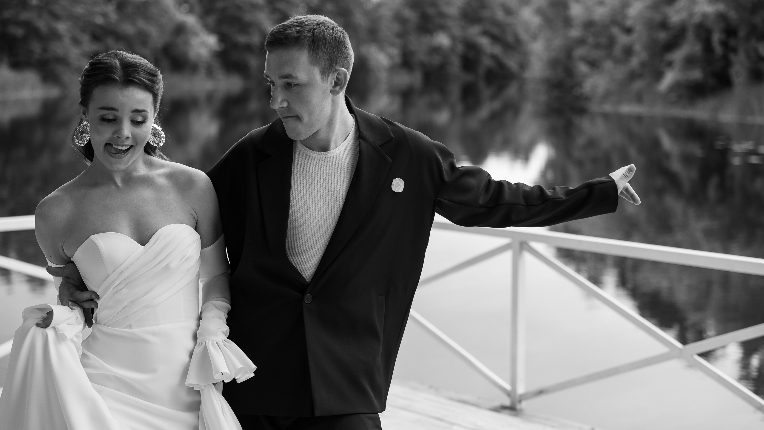 Июньская свадьба на берегу реки