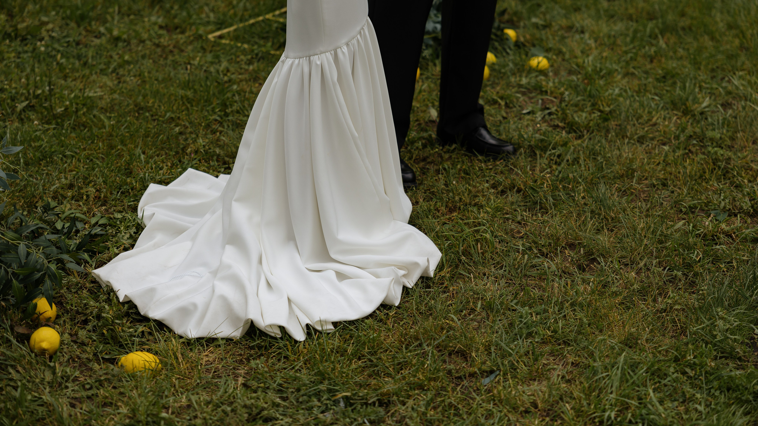 Июньская свадьба на берегу реки