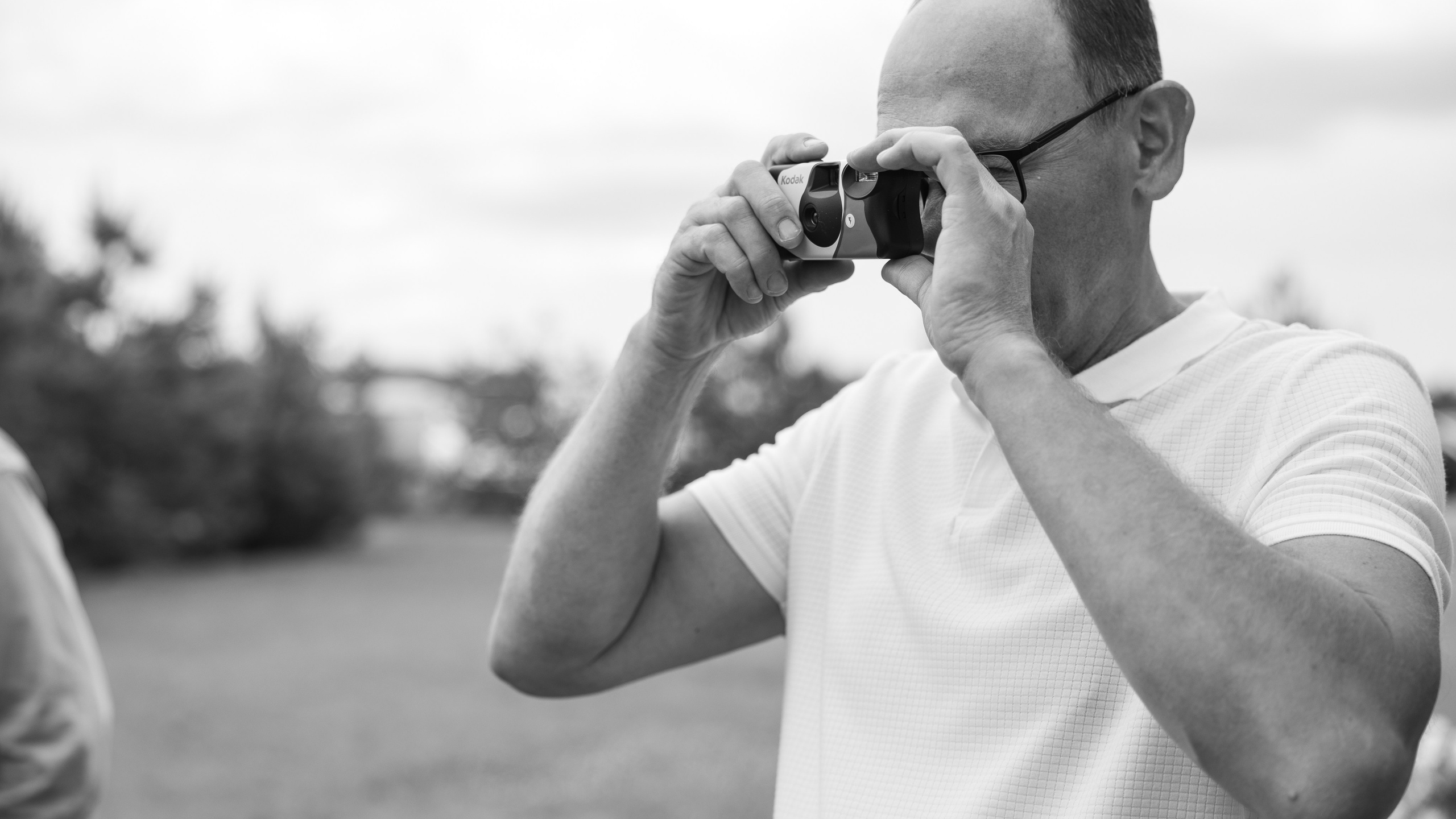 Июньская свадьба на берегу реки