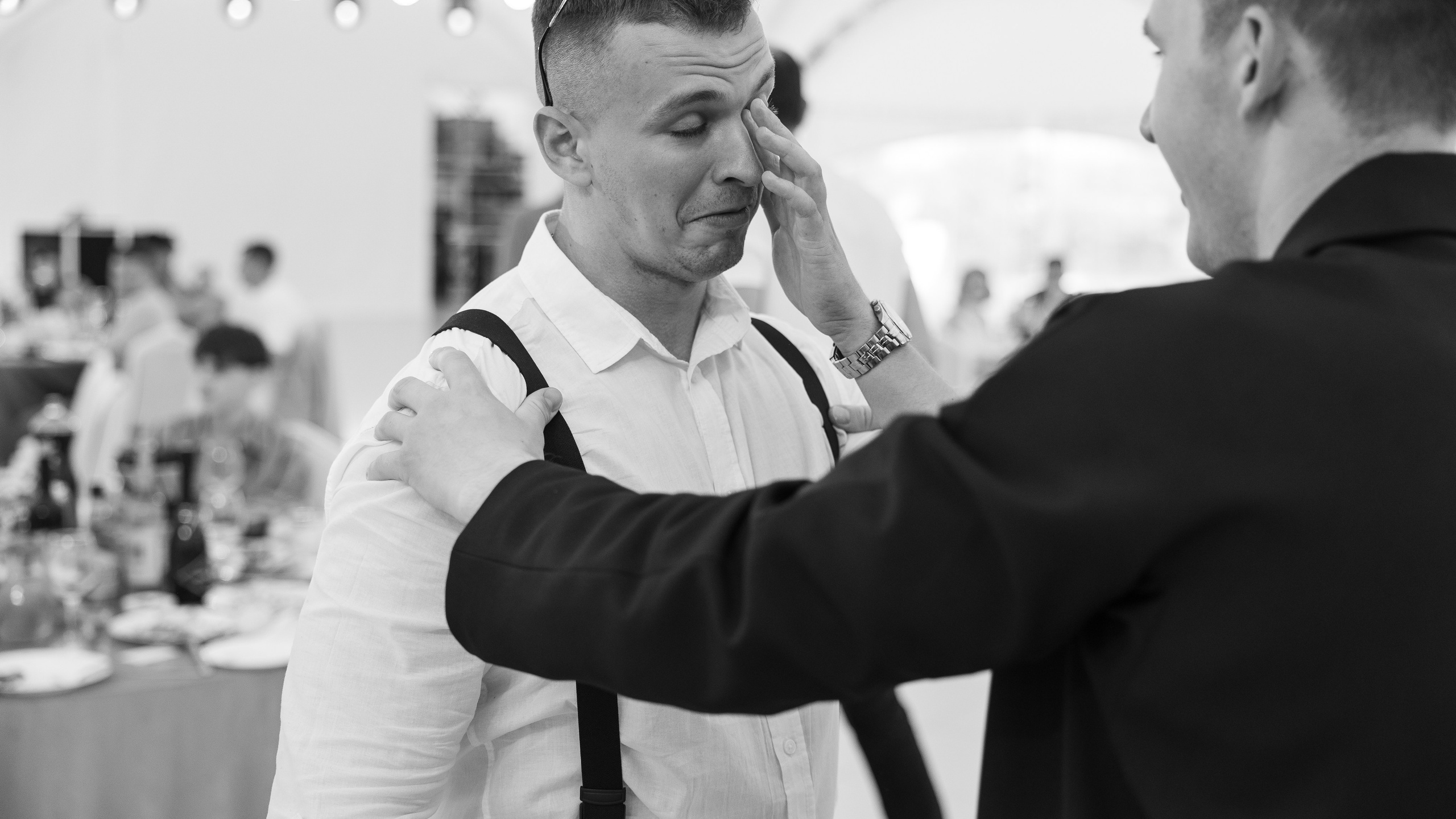 Июньская свадьба на берегу реки