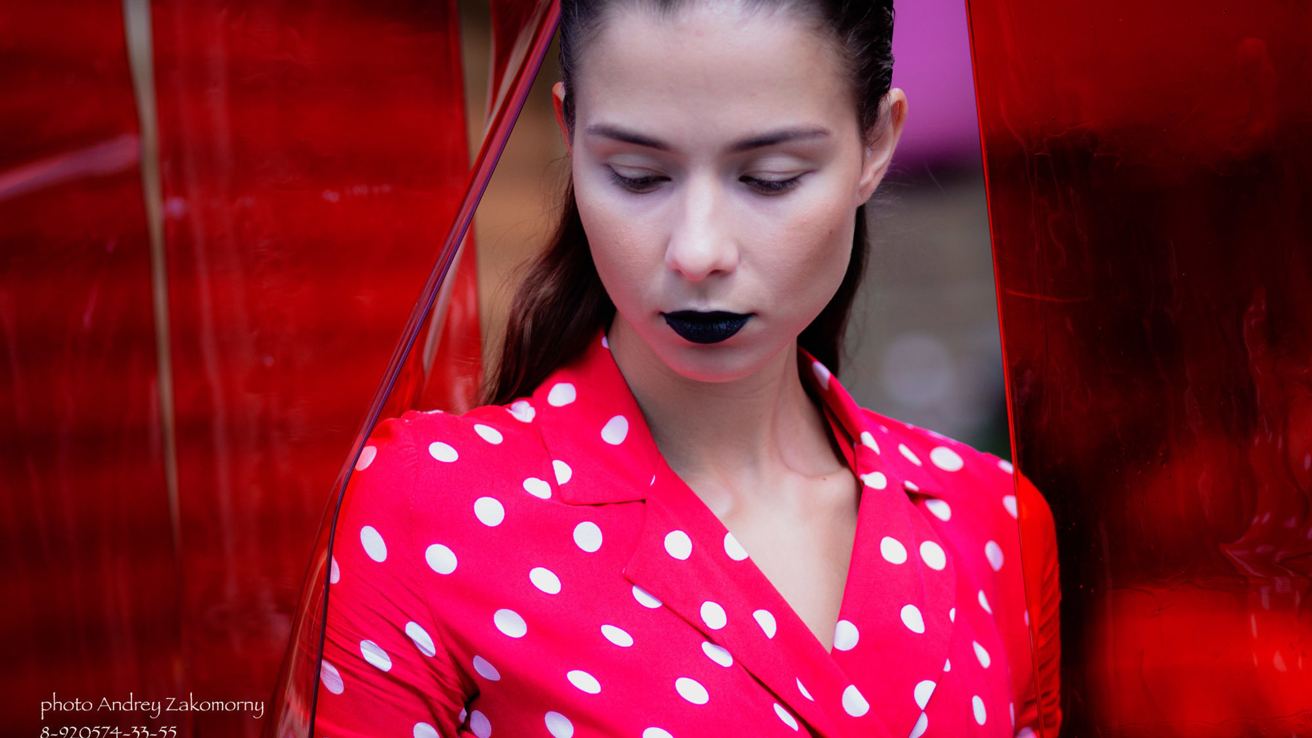 Красное и белое.