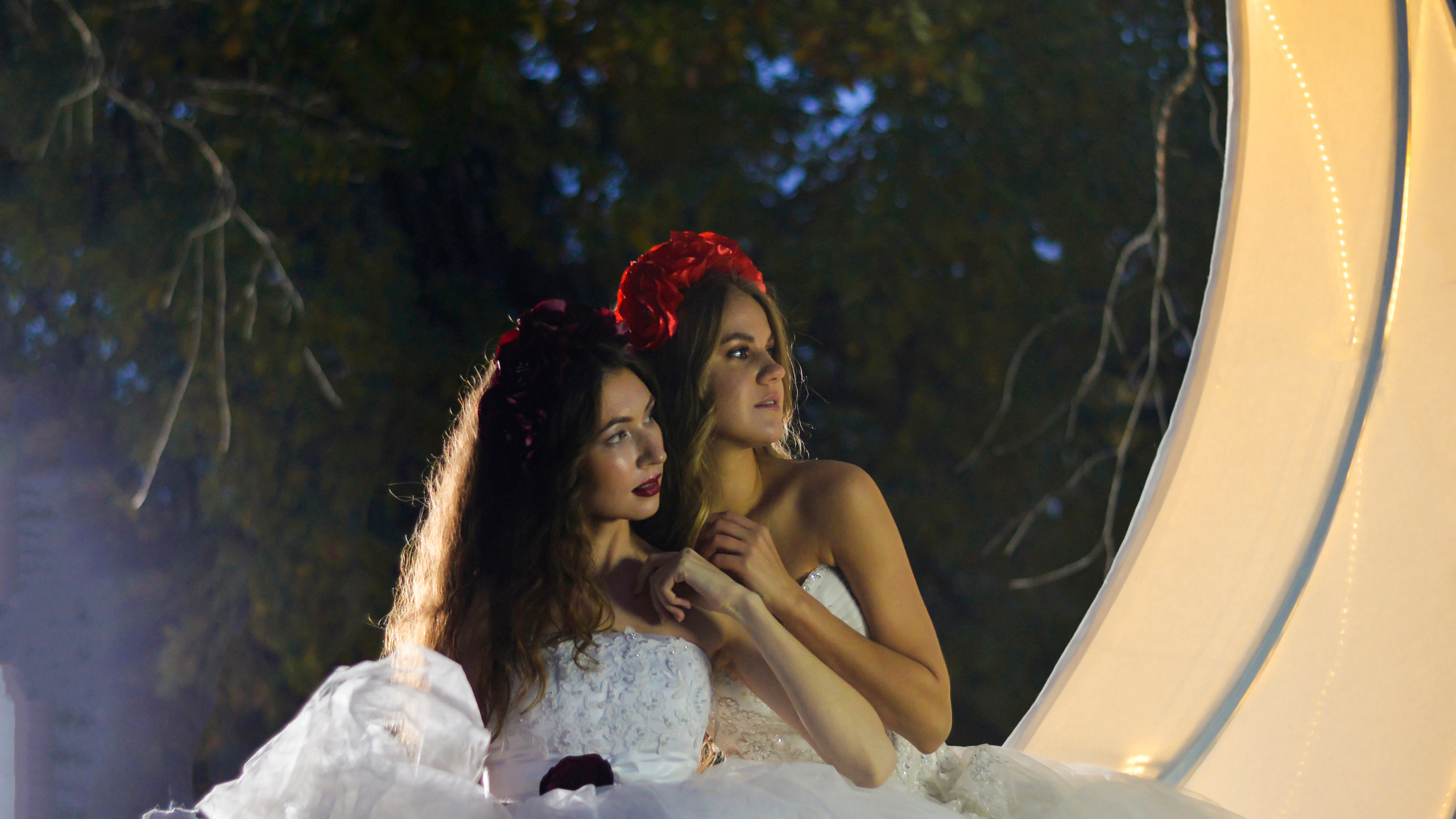 Лесные нимфы на луне