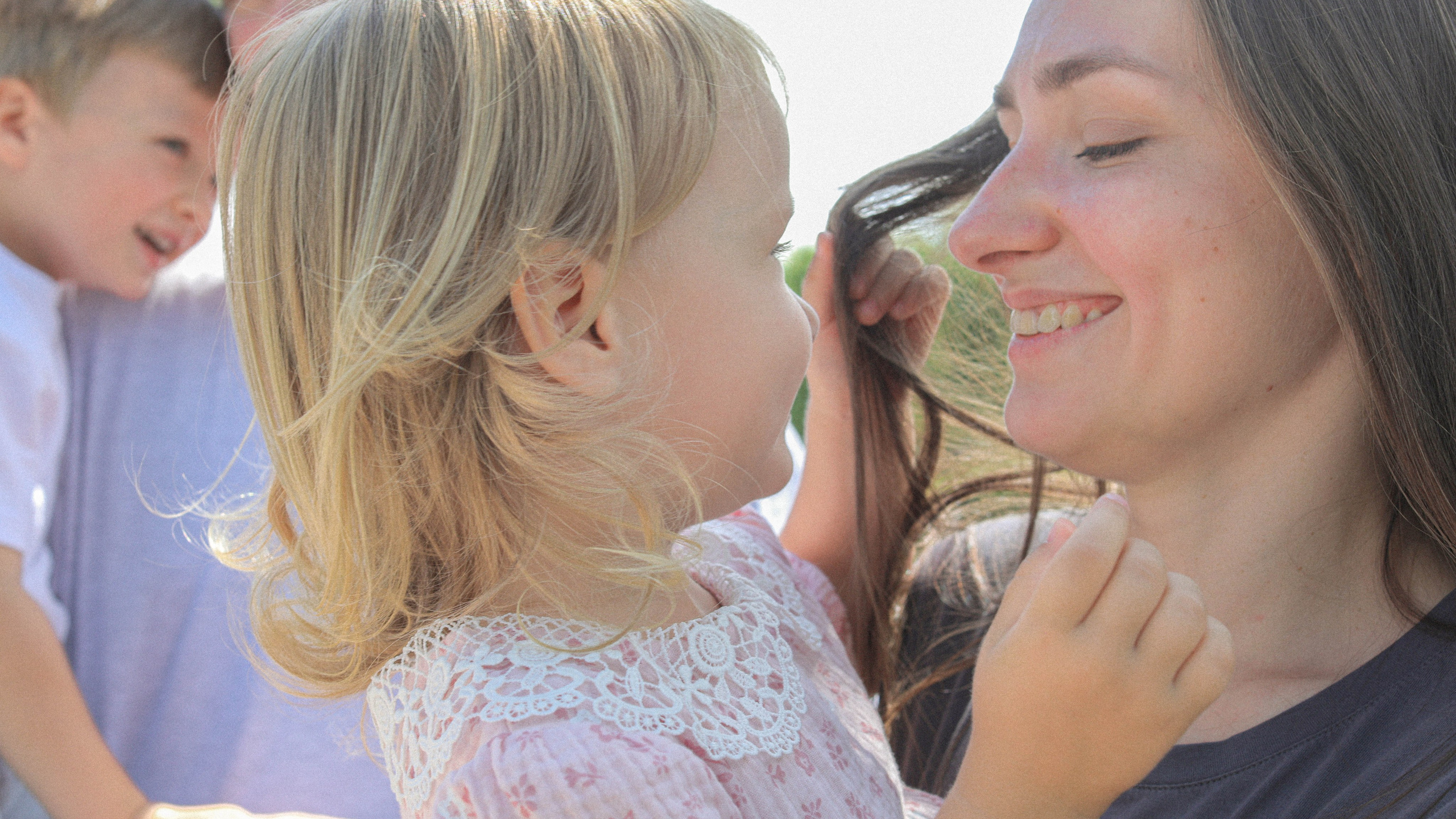 Мир так спокоен, когда я с тобой.