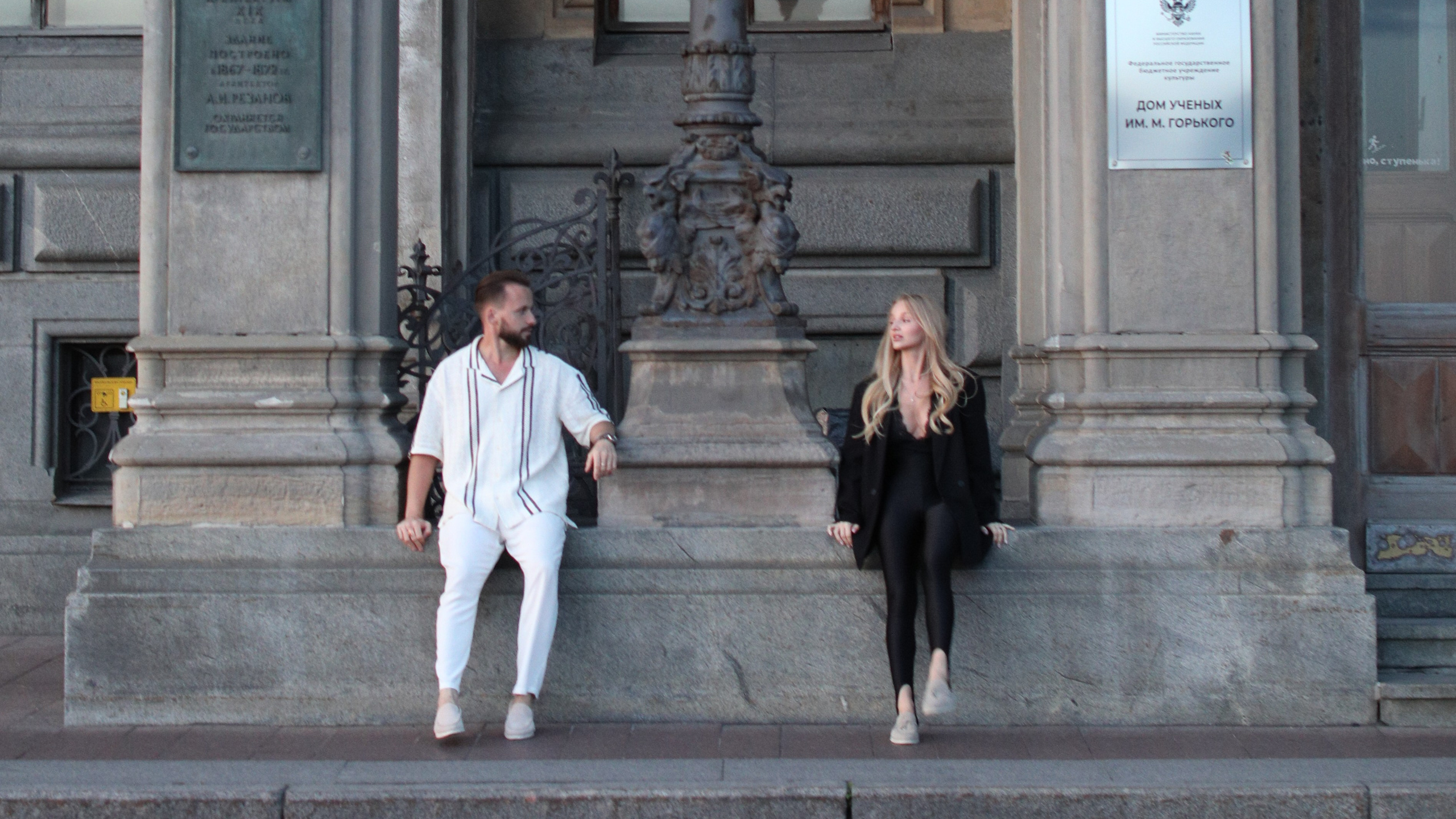 В теплом летнем рассвете раствориться с тобой, любовь моя.