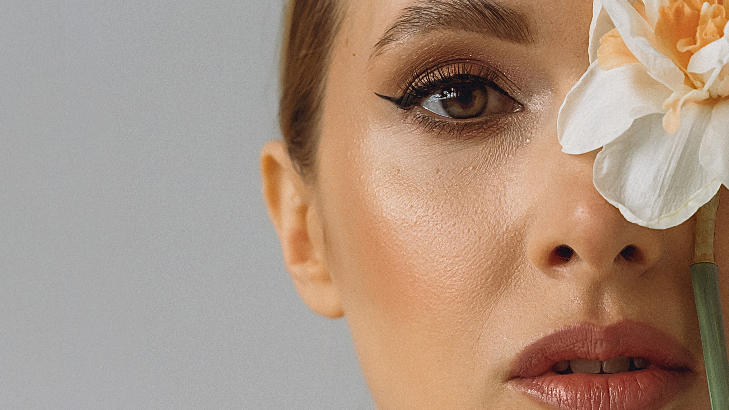 Анастасия, фотосессия с нарциссами