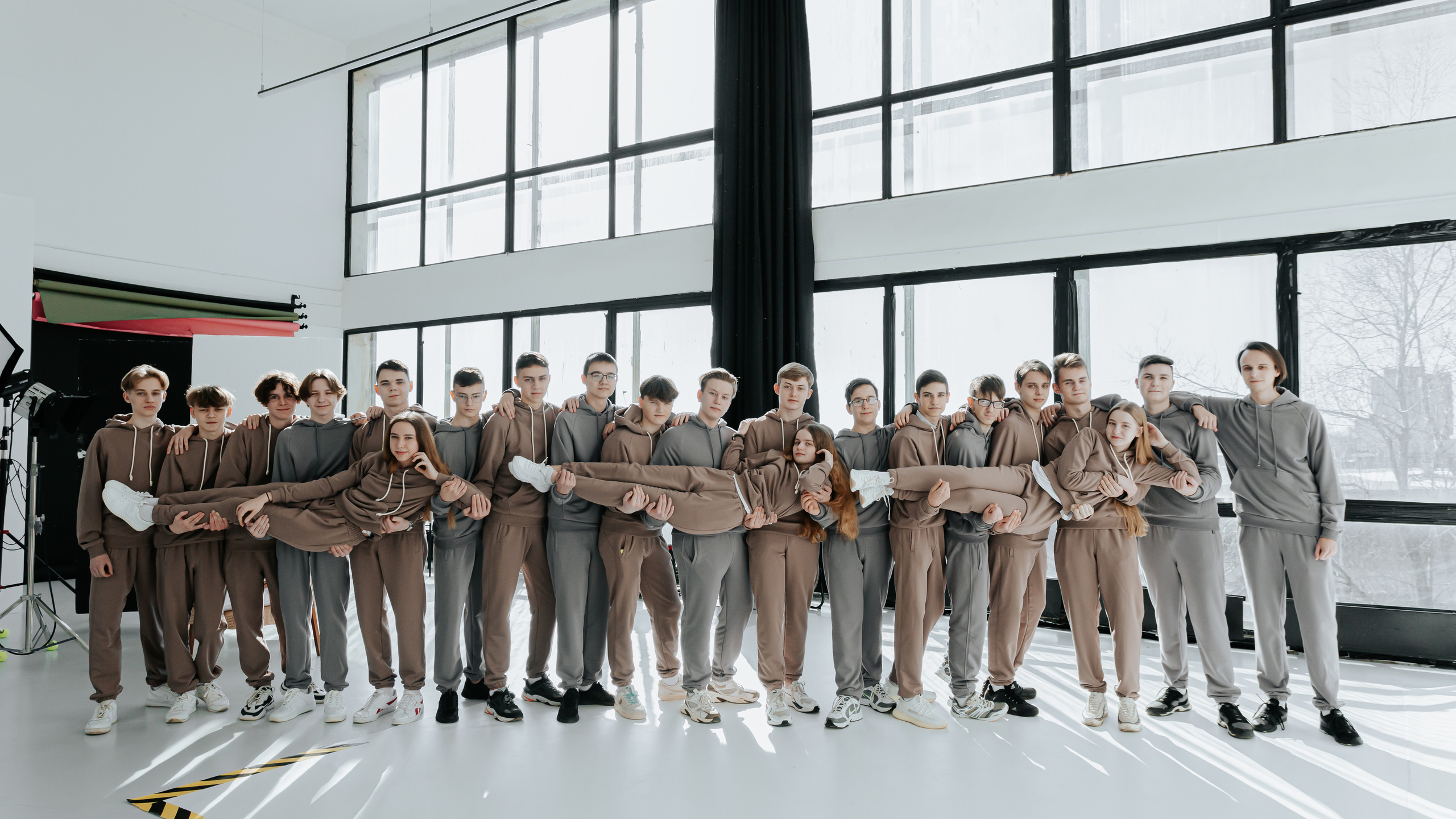 Фотосессия выпускного класса в студии