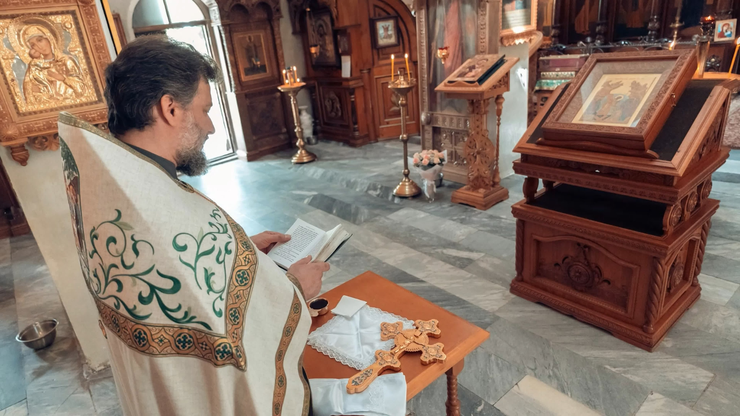 Венчание в Свято-Успенском храме г. Новомосковск. Церковный фотограф Севастополь