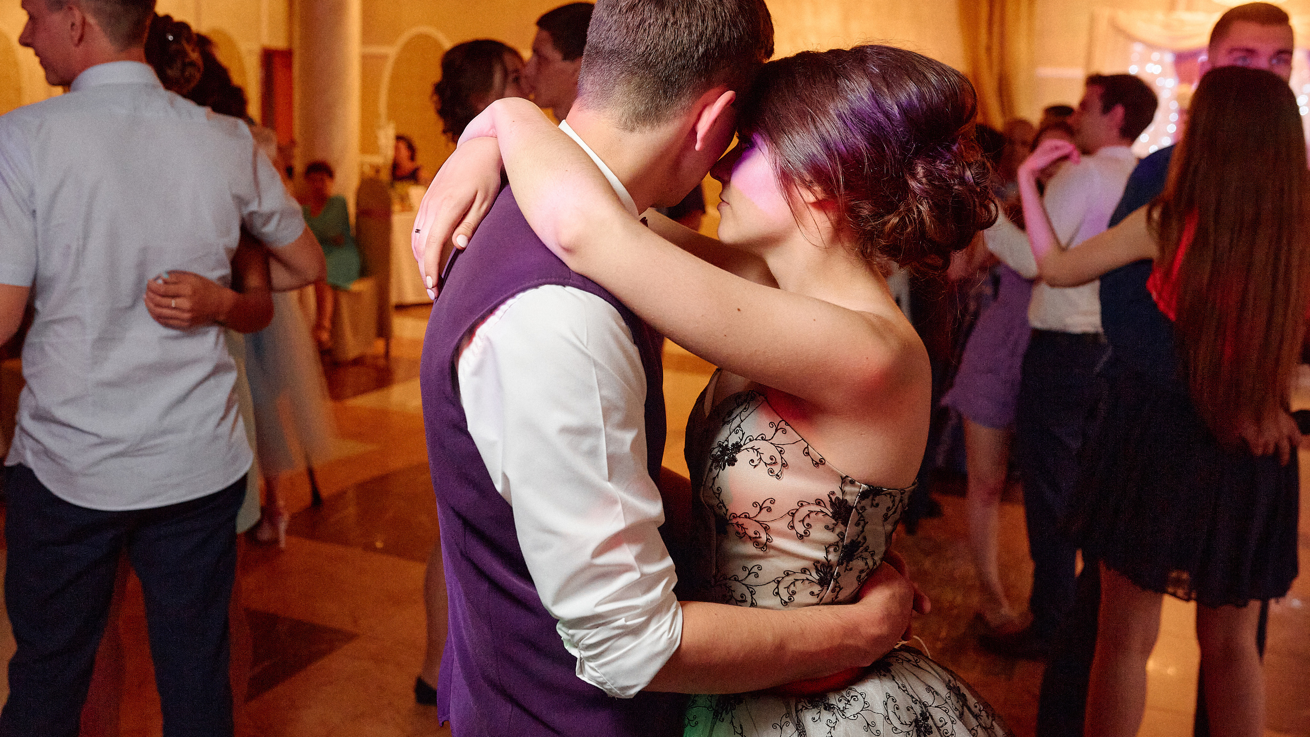 Сиреневая свадьба