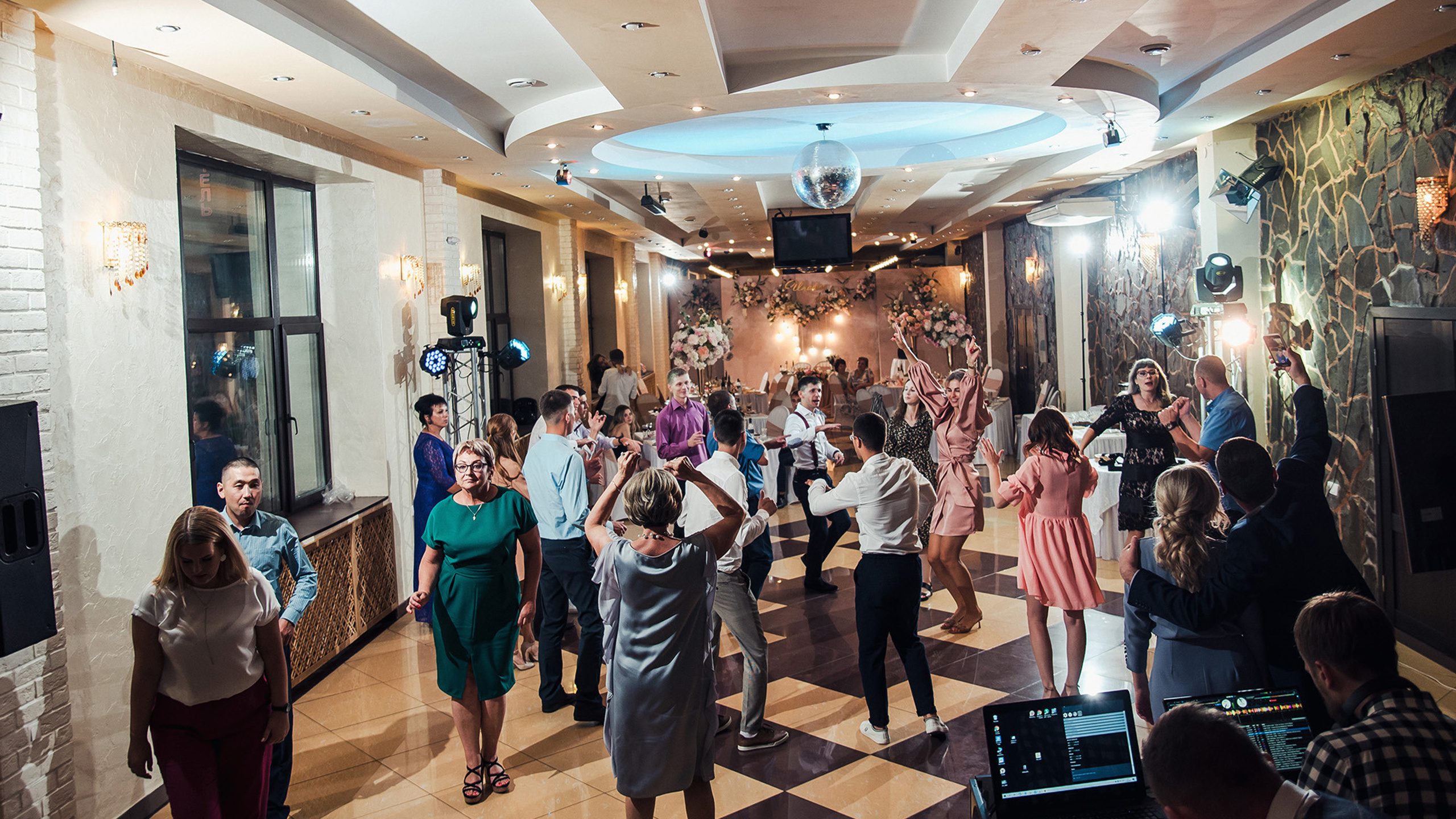 2020.08.21 Влад и Юля. Свадебные фотографы Nekipelov_photo