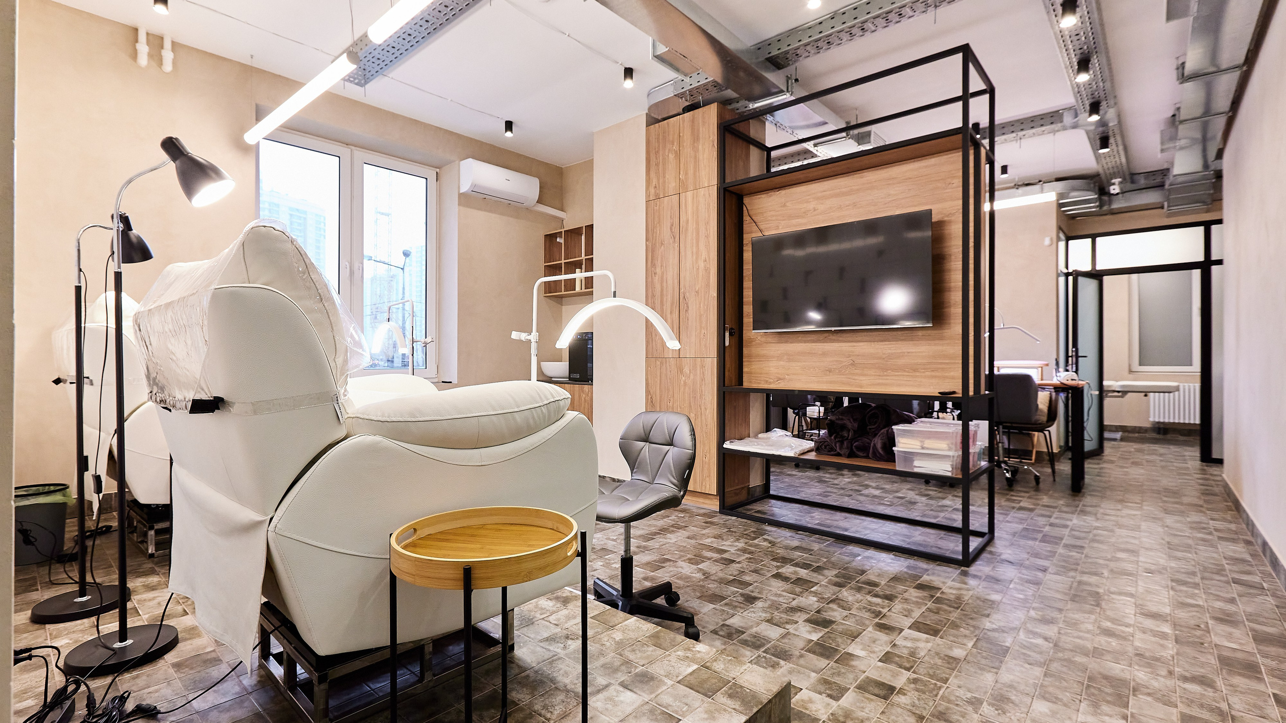 225.03.04 Салон красоты Ten's Beauty