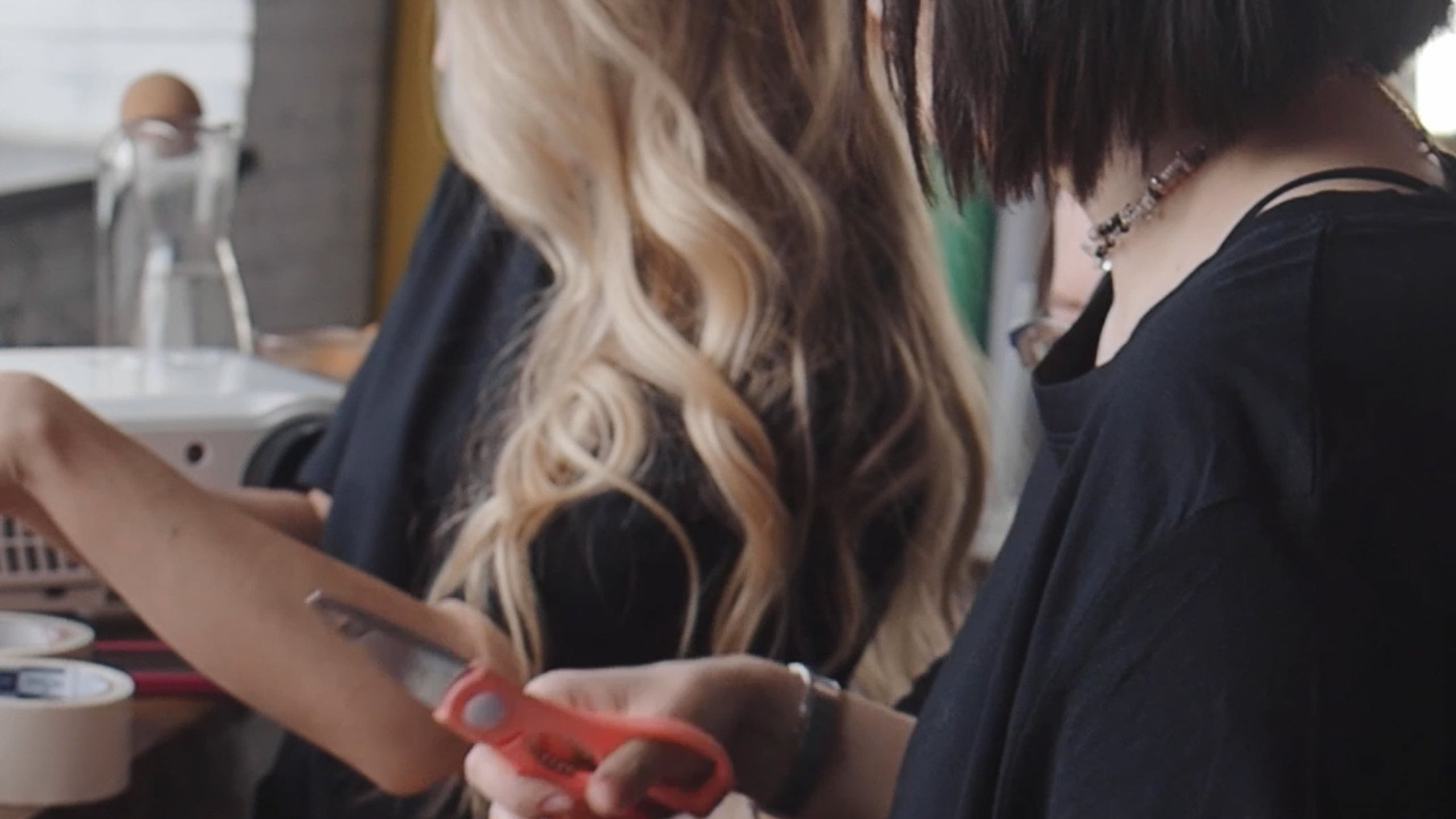 Промо, видео для бизнеса и ремесленников. Видеограф в Красноярске и по всему миру Одинцова Вероника