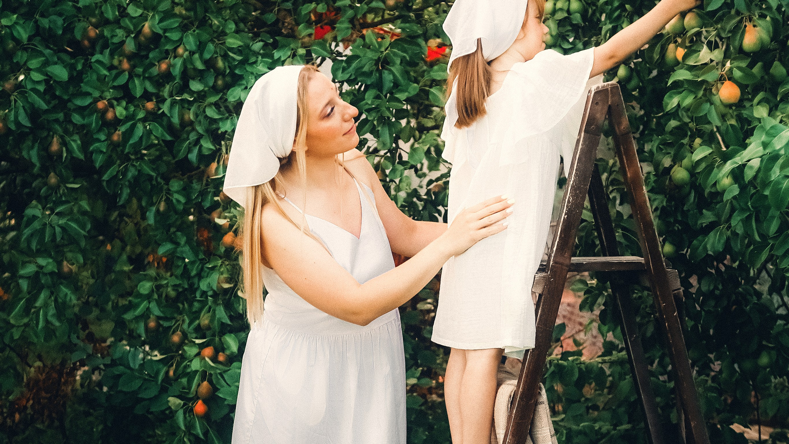 Мама с дочкой