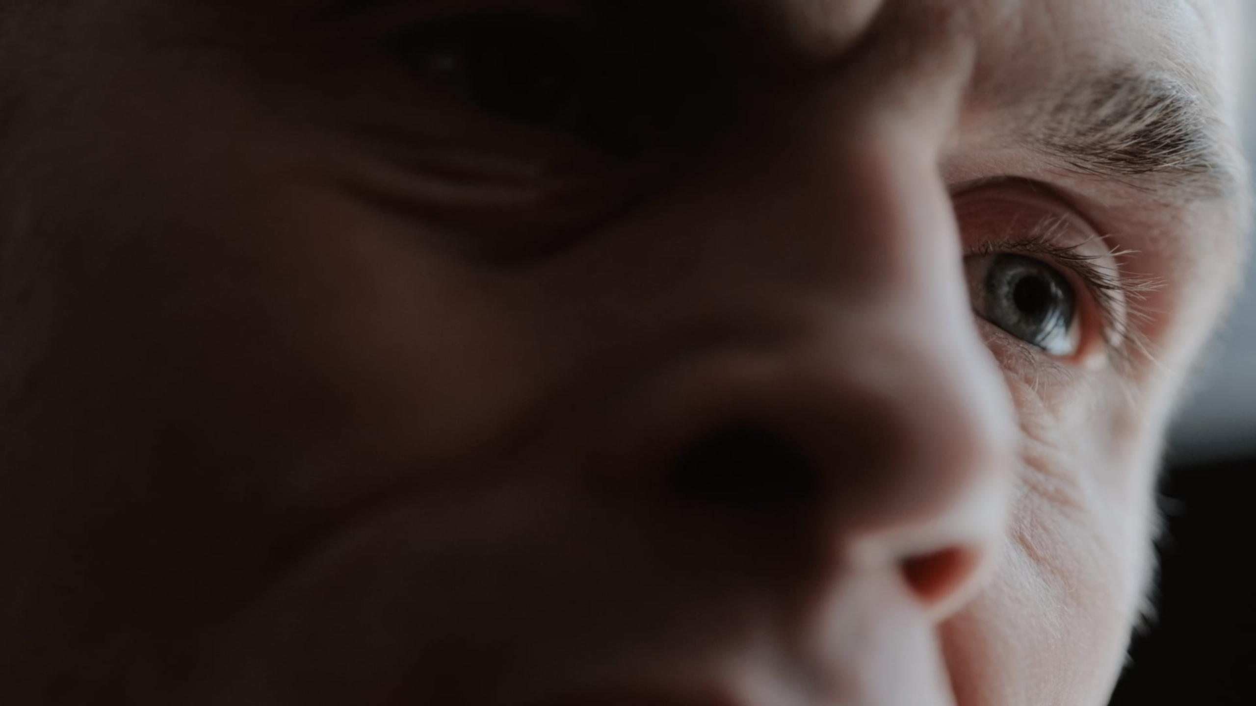 Видео снято в фотостудии «2 этаж»