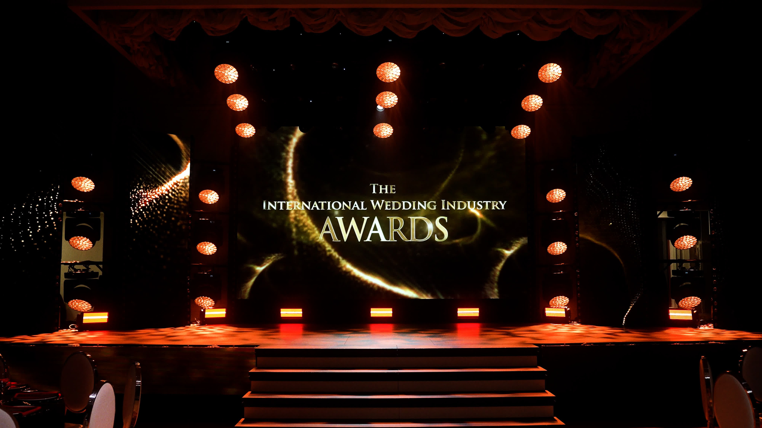 ВЫСТАВКИ КОНФЕРЕНЦИИ И РЕПОРТАЖИ. Свадебный видеограф в Москве Максим Лобач-Граубергер